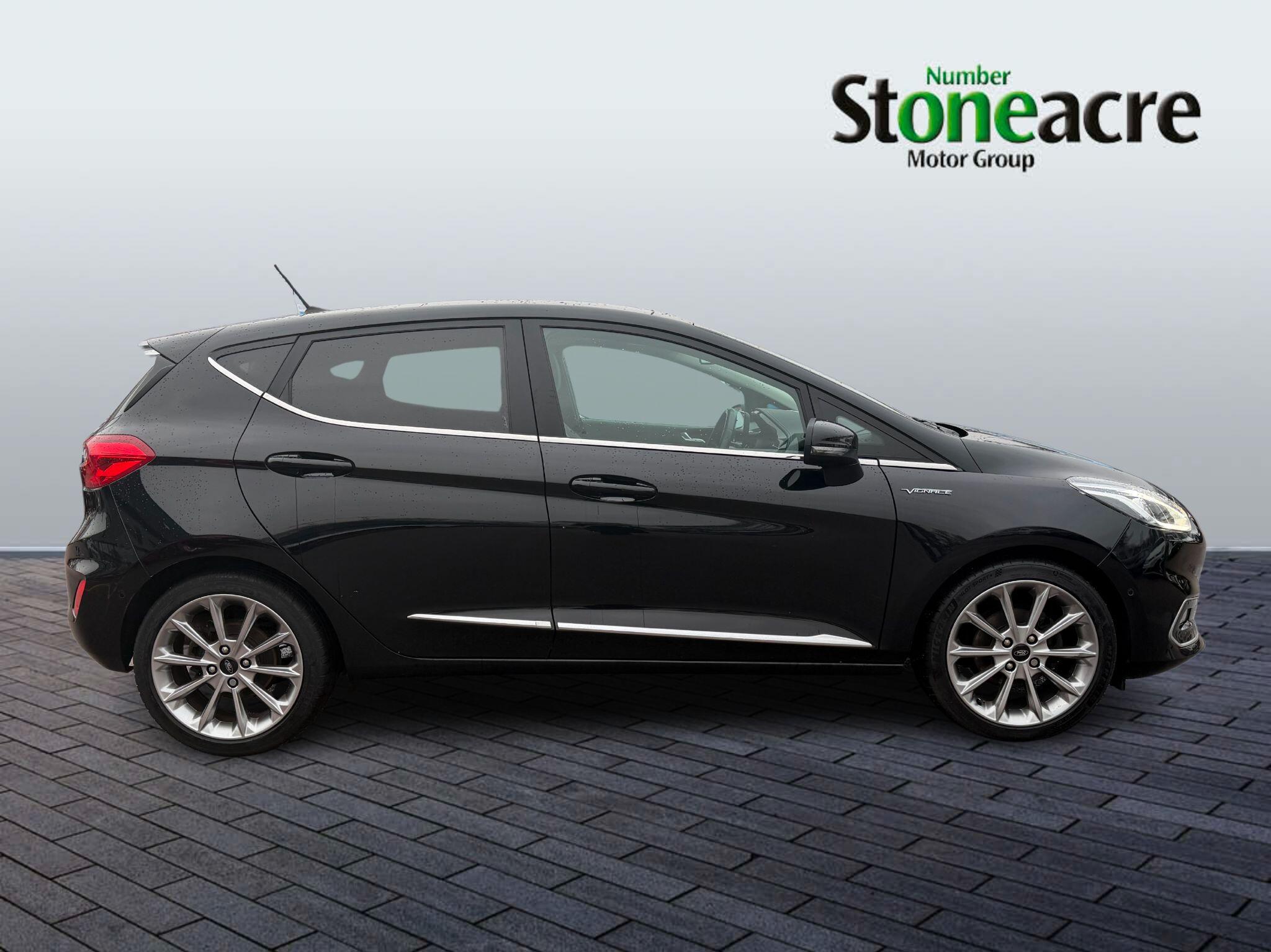Ford Fiesta 1.0T EcoBoost Vignale Euro 6 (s/s) 5dr KX19XMD Image 2