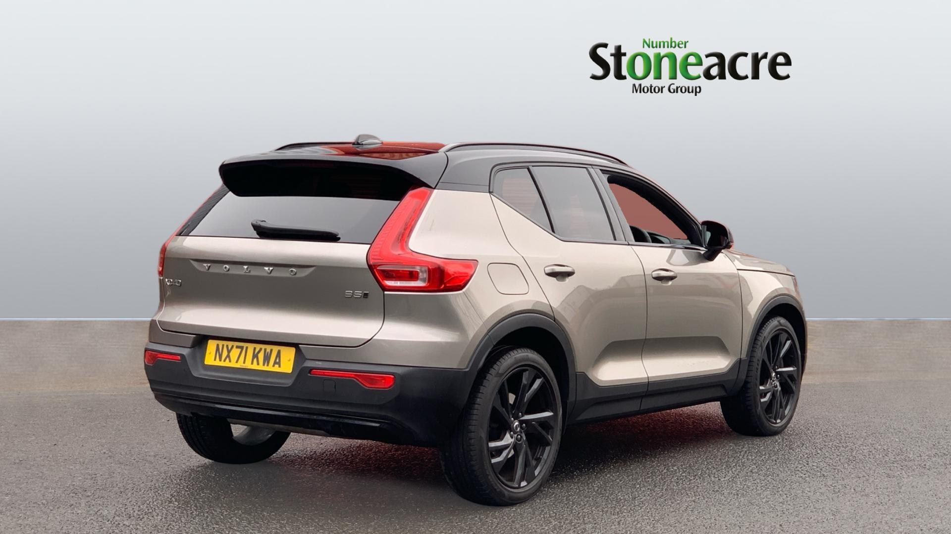 Volvo XC40 2.0 B5 MHEV R-Design Pro Auto AWD Euro 6 (s/s) 5dr NX71KWA Image 2