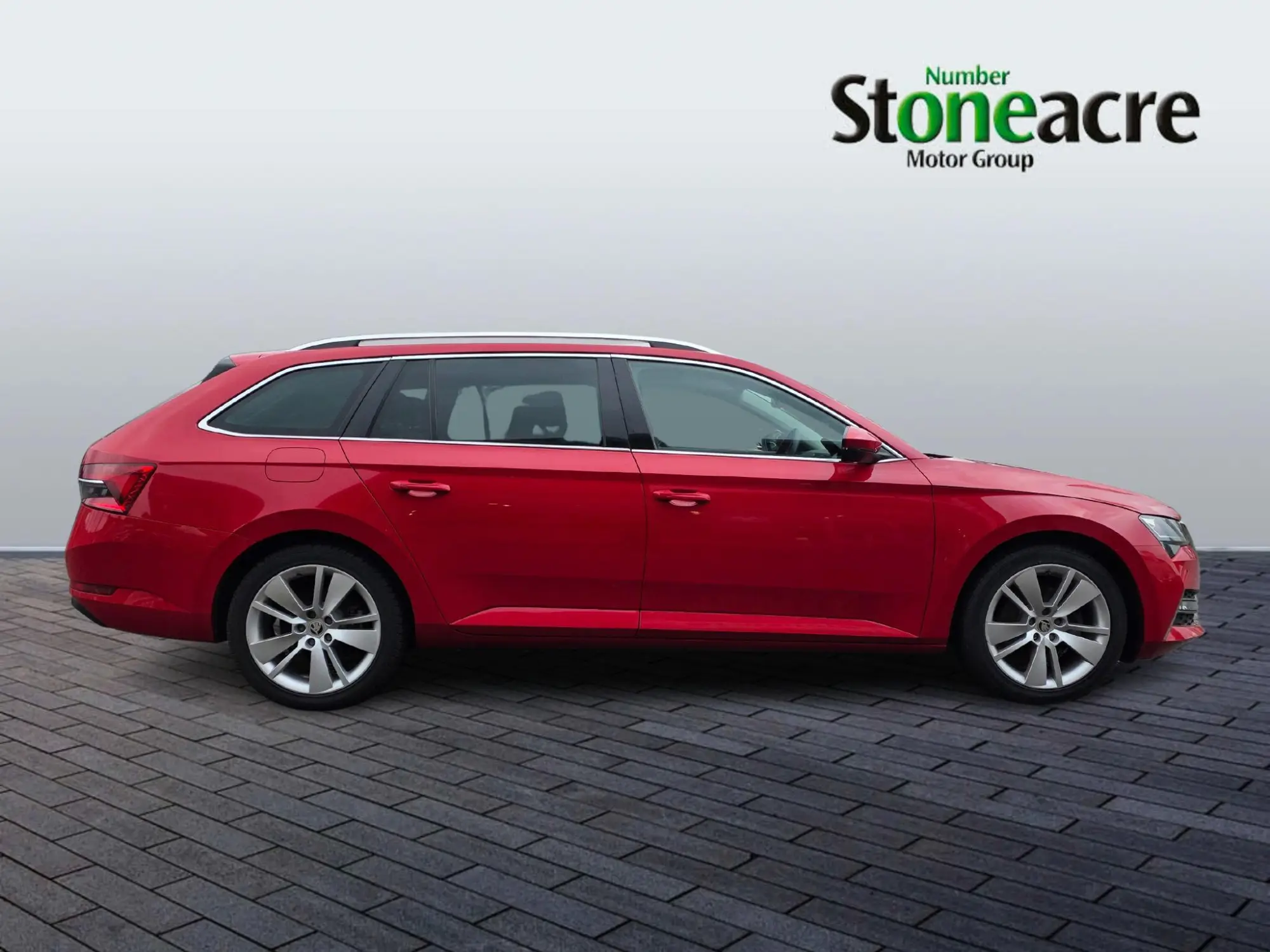 Skoda Superb 1.4 TSI iV 13kWh SE L DSG Euro 6 (s/s) 5dr LR70RWY Image 2