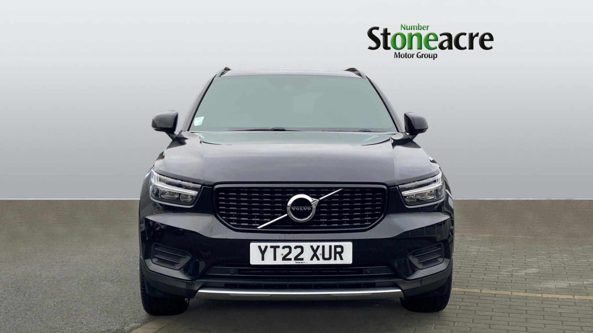 Volvo XC40 R-Design T3 (163 hp) Auto YT22XUR Image 2