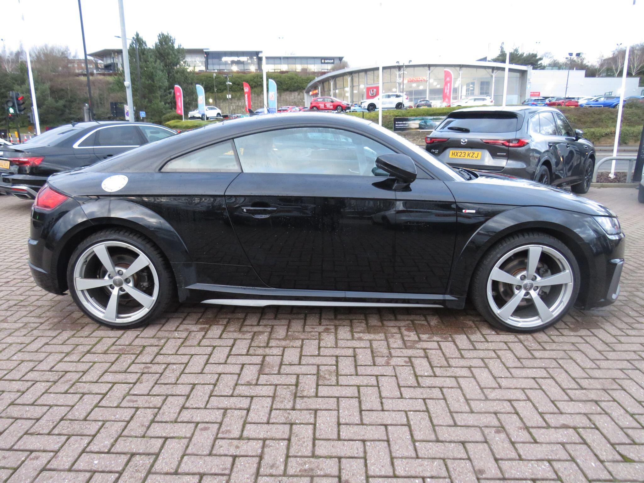 Audi TT 2.0 TFSI 40 S line S Tronic Euro 6 (s/s) 3dr DH19FSU Image 2