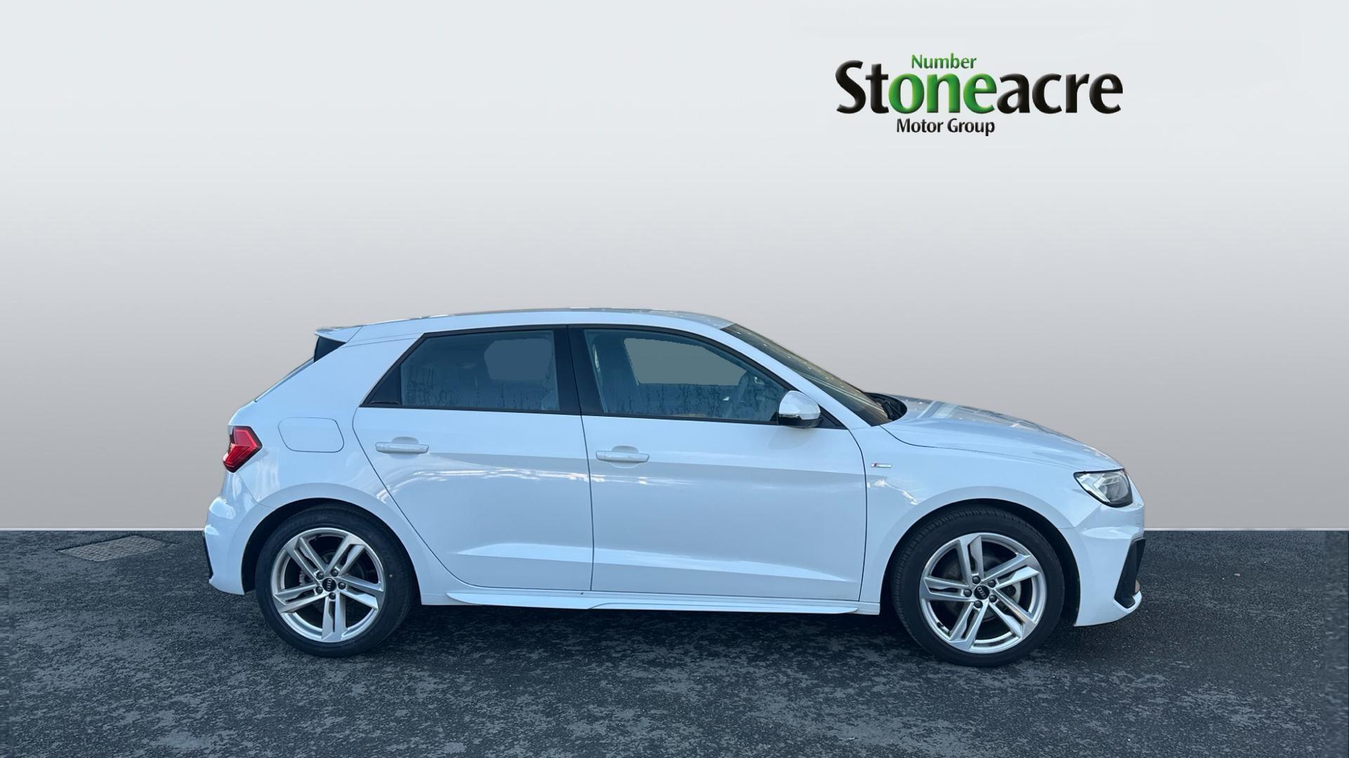 Audi A1 1.0 TFSI 30 S line Sportback 5dr Petrol S Tronic Euro 6 (s/s) (110 ps) GD22BMZ Image 3