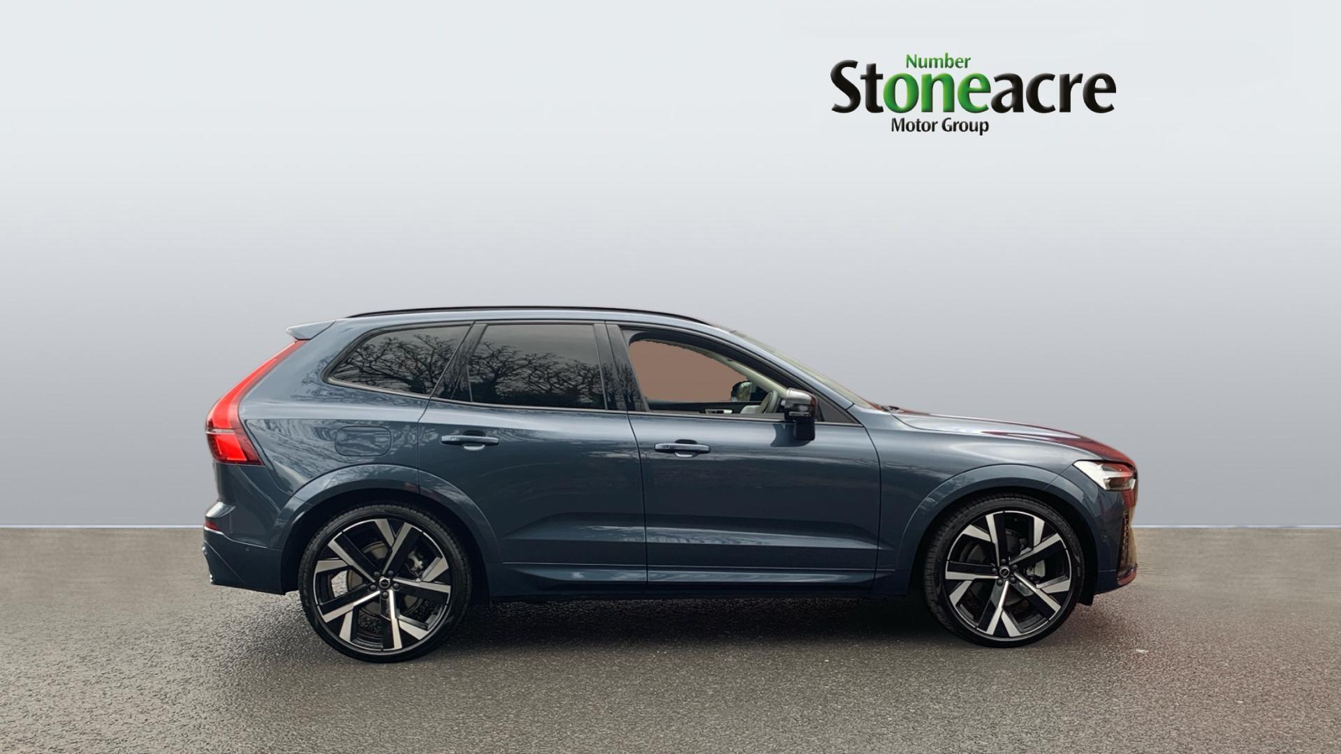 Volvo XC60 2.0 B5 MHEV Ultra Dark Auto AWD Euro 6 (s/s) 5dr OX25AHF Image 3