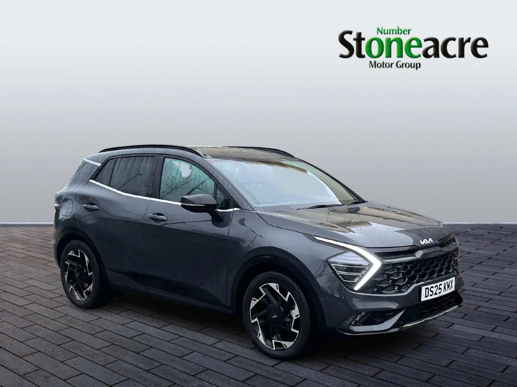 Kia Sportage 1.6 T-GDi 13.8kWh GT-Line S Auto AWD Euro 6 (s/s) 5dr DS25KMX Image 1