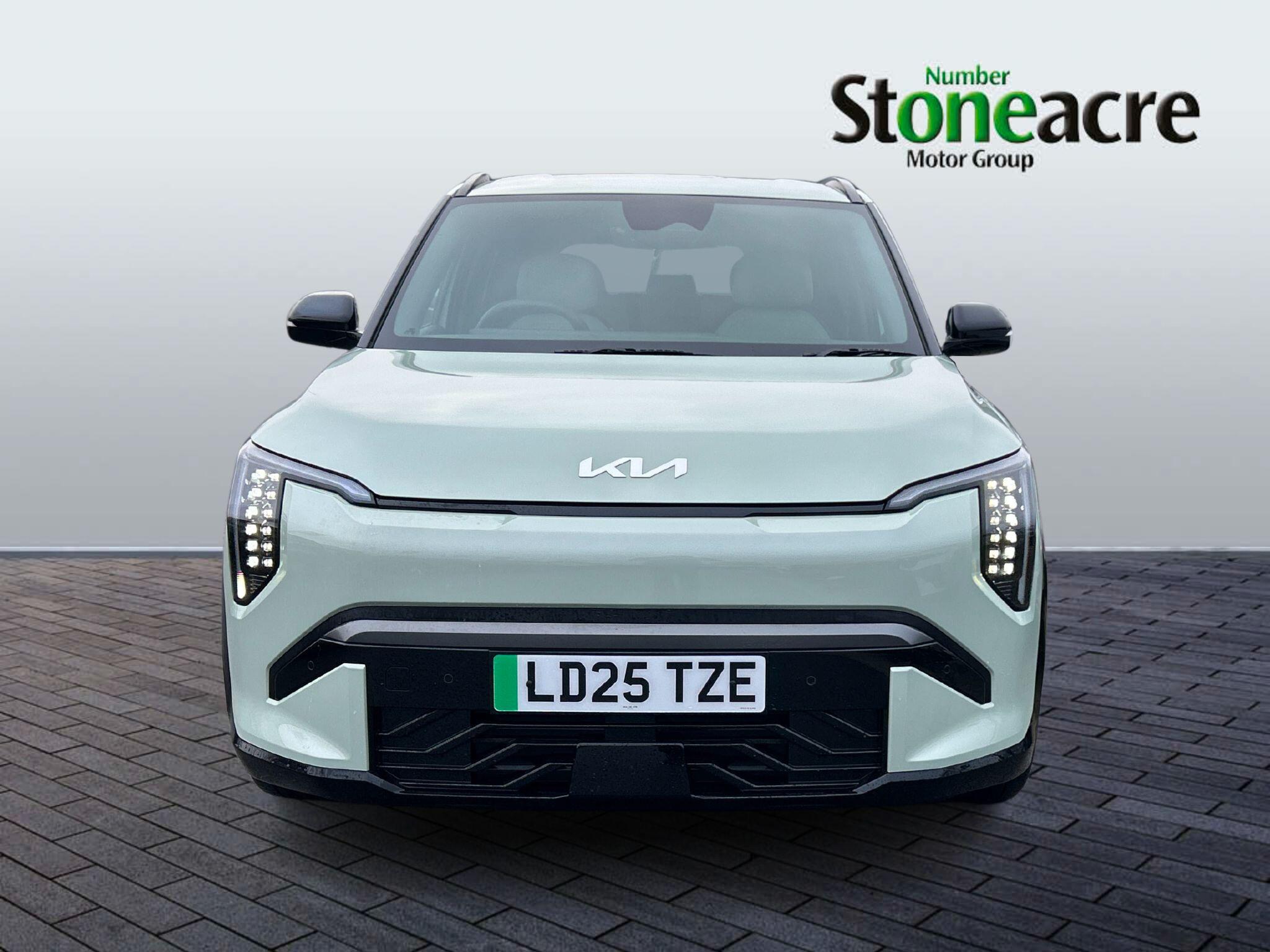 Kia EV3 81.4kWh GT-Line Auto 5dr LD25TZE Image 2