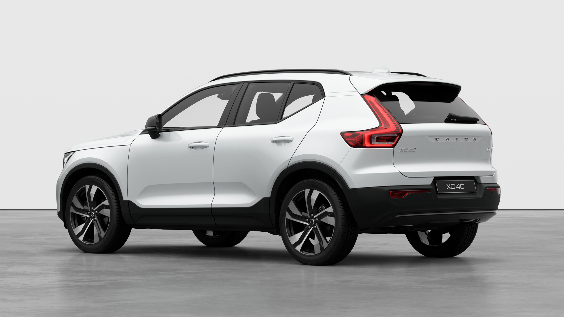 Volvo XC40 2.0 B3P Plus 5dr Auto Image 3