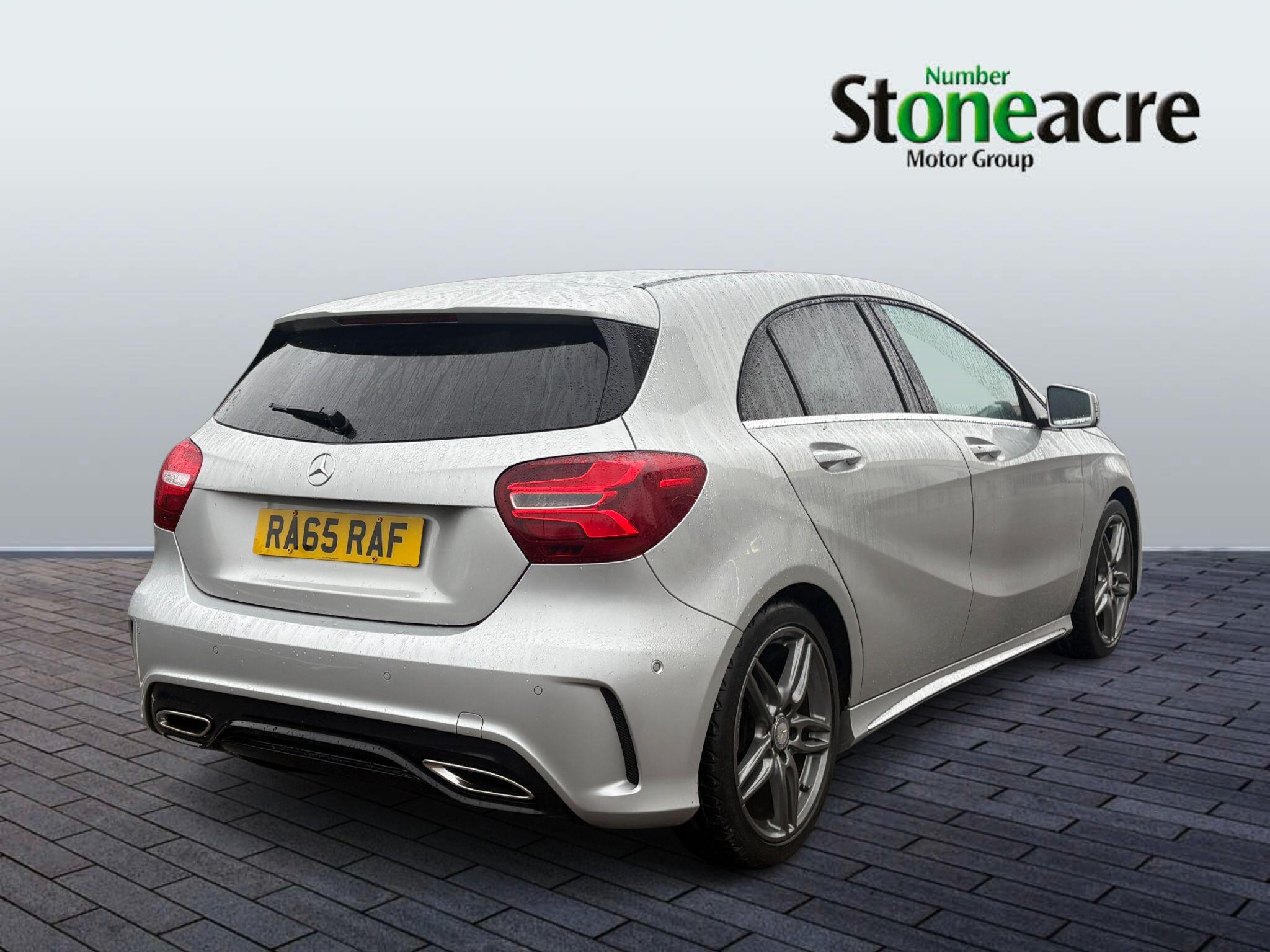 Mercedes-Benz A-Class 1.5 A180d AMG Line (Premium) Hatchback 5dr Diesel 7G-DCT Euro 6 (s/s) (109 ps) YD66DWV Image 3