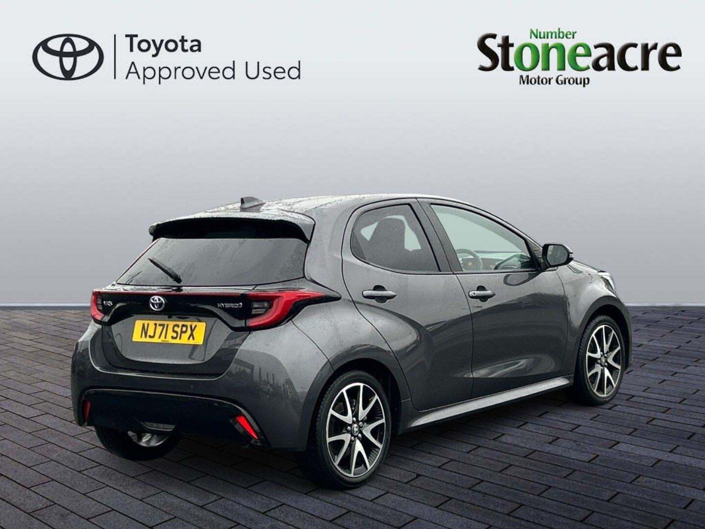 Toyota Yaris 1.5 Hybrid Dynamic 5dr CVT NJ71SPX Image 3