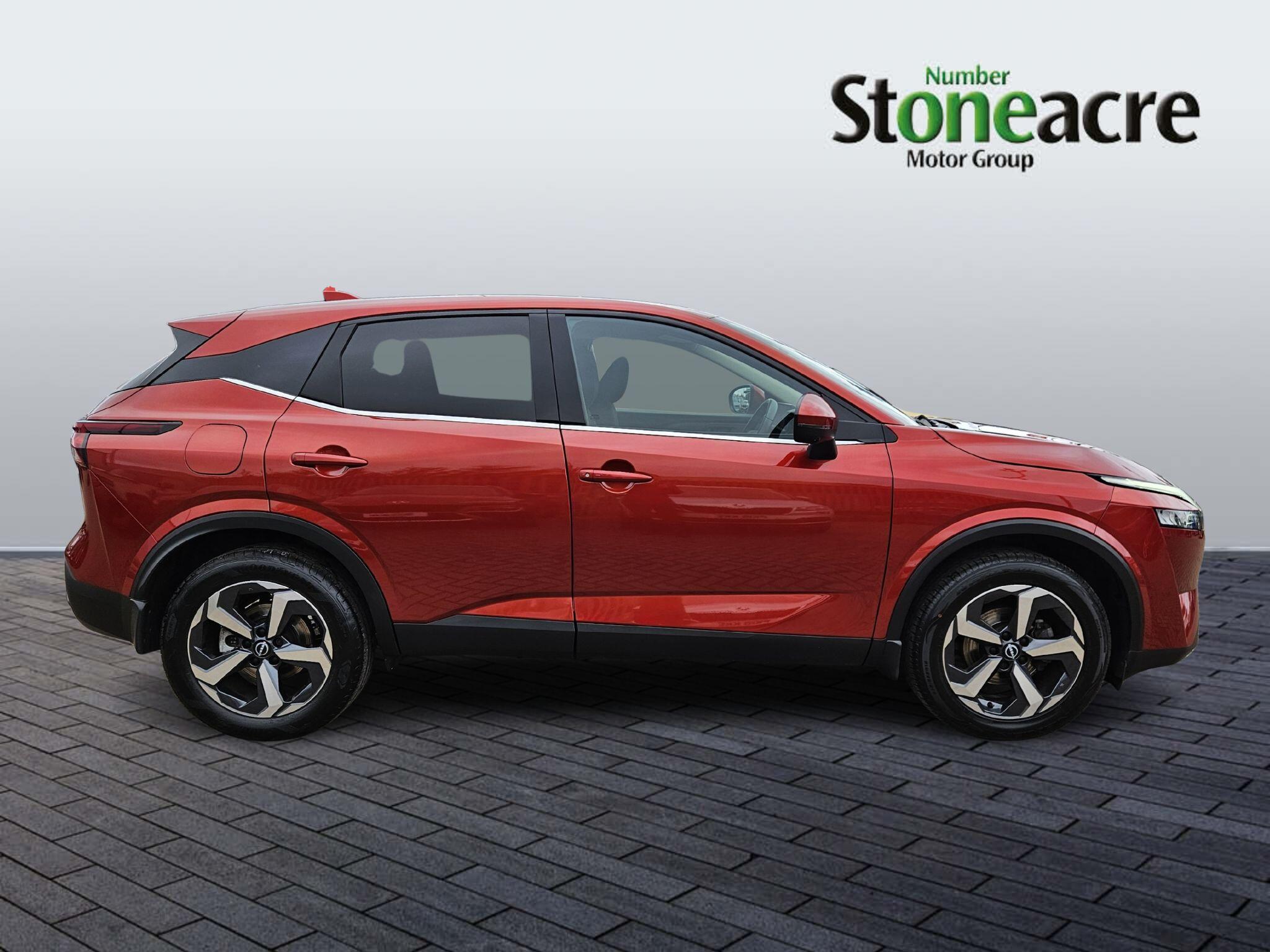 Nissan Qashqai 1.3 DiG-T MH N-Connecta 5dr NL72LGK Image 2