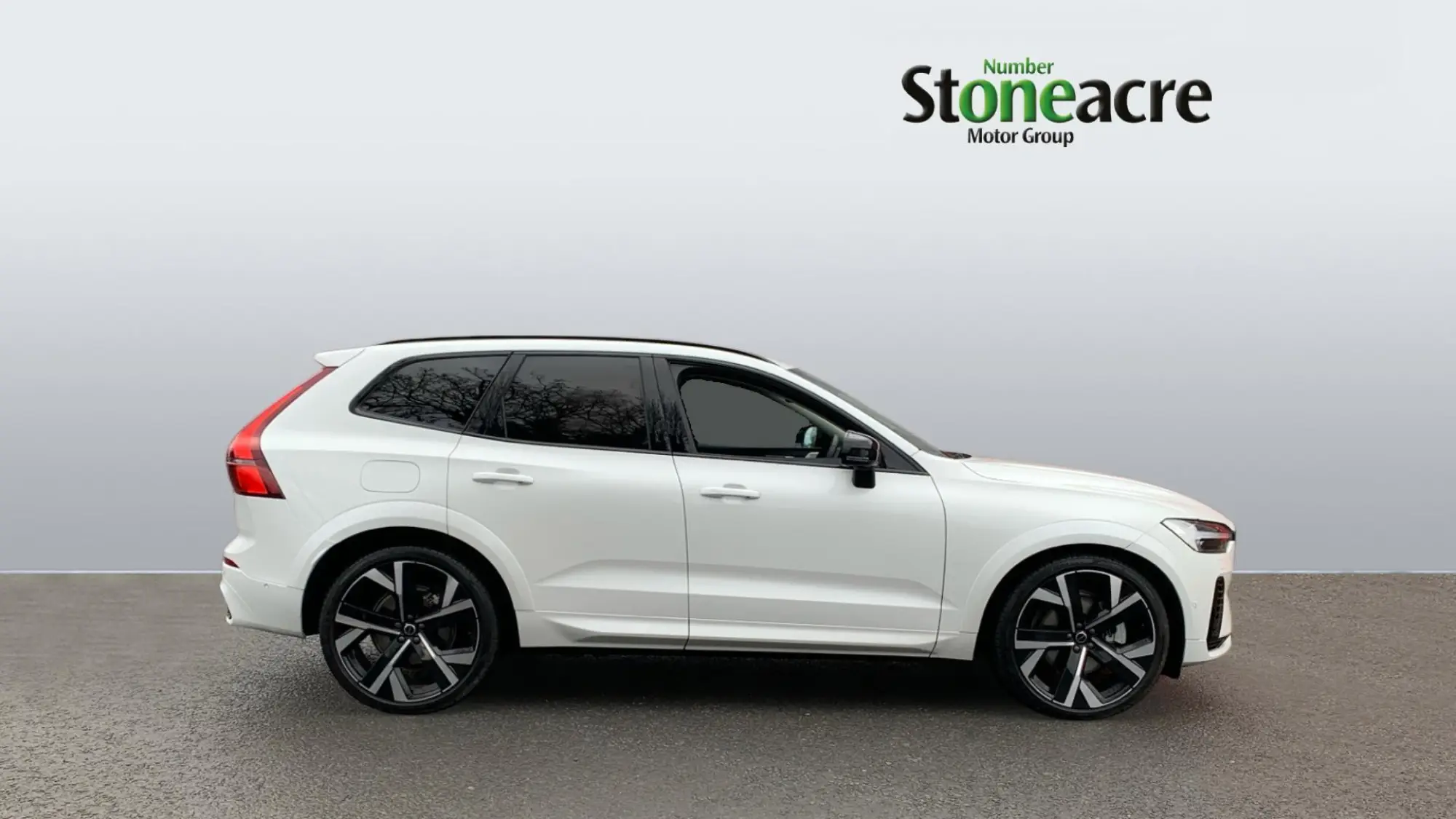 Volvo XC60 2.0 T8 18.8kWh Ultra Dark Auto AWD Euro 6 (s/s) 5dr NL75XSP Image 3