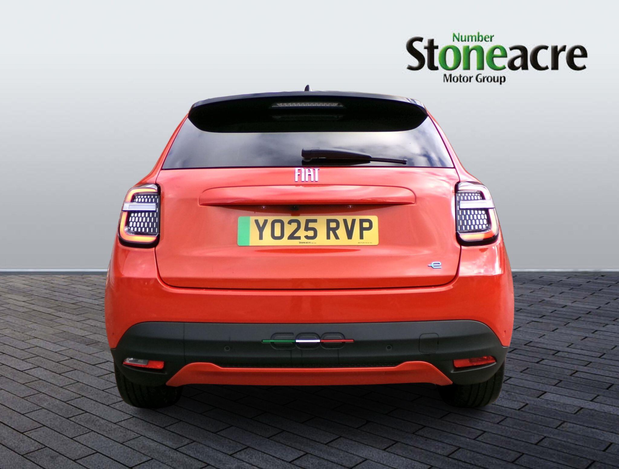 Fiat 600e New Fiat 600e La Prima 54kwh 154hp YO25RVP Image 3