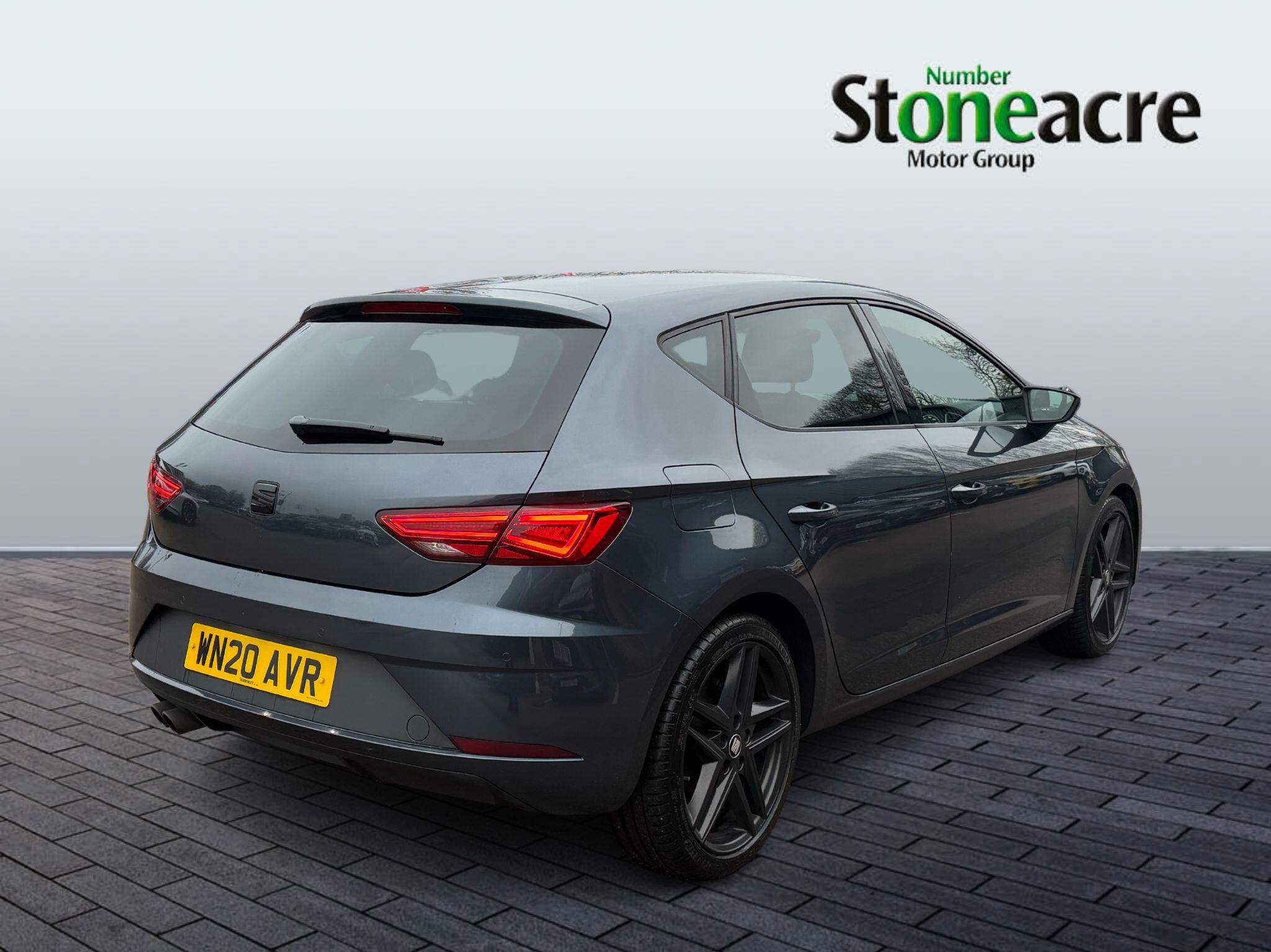 SEAT Leon 1.5 TSI EVO FR Black Edition Euro 6 (s/s) 5dr WN20AVR Image 3