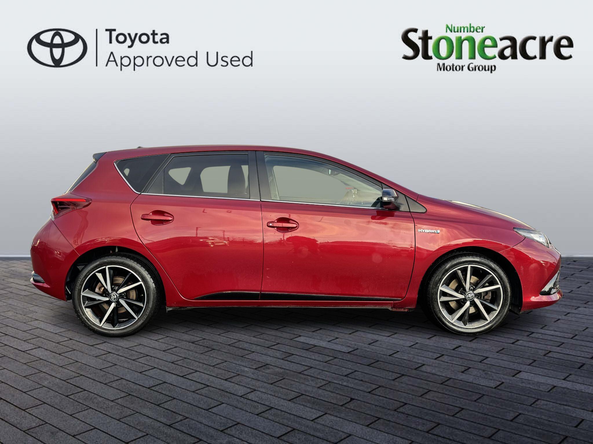 Toyota Auris 1.8 VVT-h Design CVT Euro 6 (s/s) 5dr NU68CWC Image 2