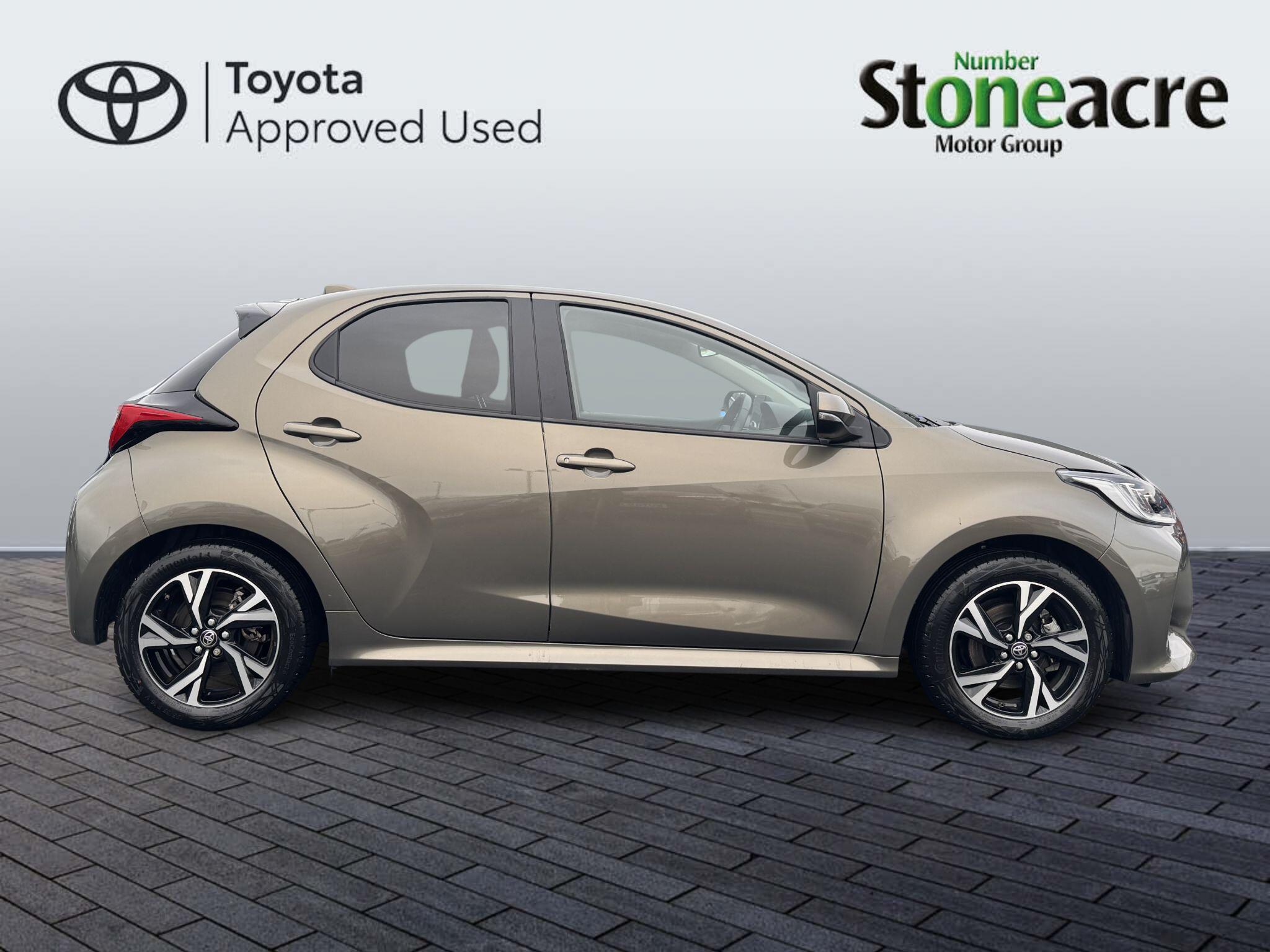 Toyota Yaris Image 2