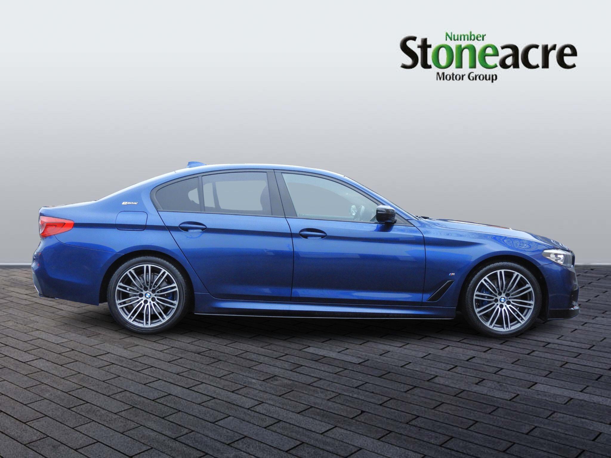 BMW 5 Series 530e M Sport iPerformance Saloon YB68RNU Image 2