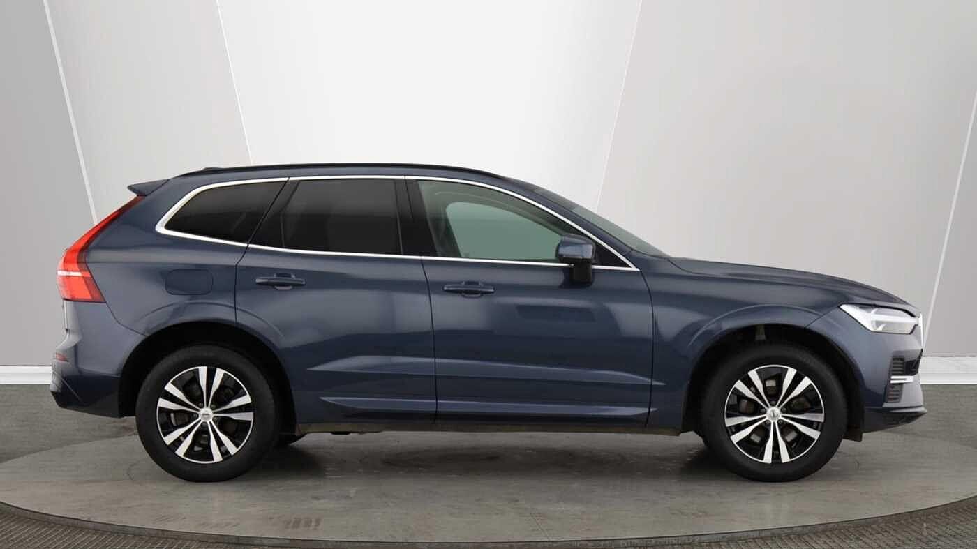 Volvo XC60 Momentum, B4 AWD mild hybrid ND71FSY Image 2