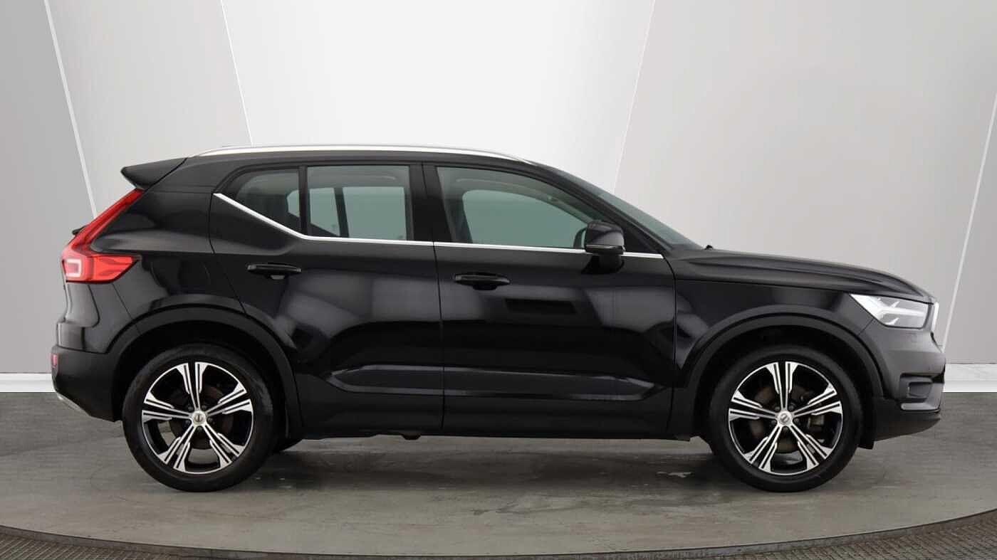 Volvo XC40 2.0 B4P Inscription Pro 5dr Auto NK71LOH Image 2