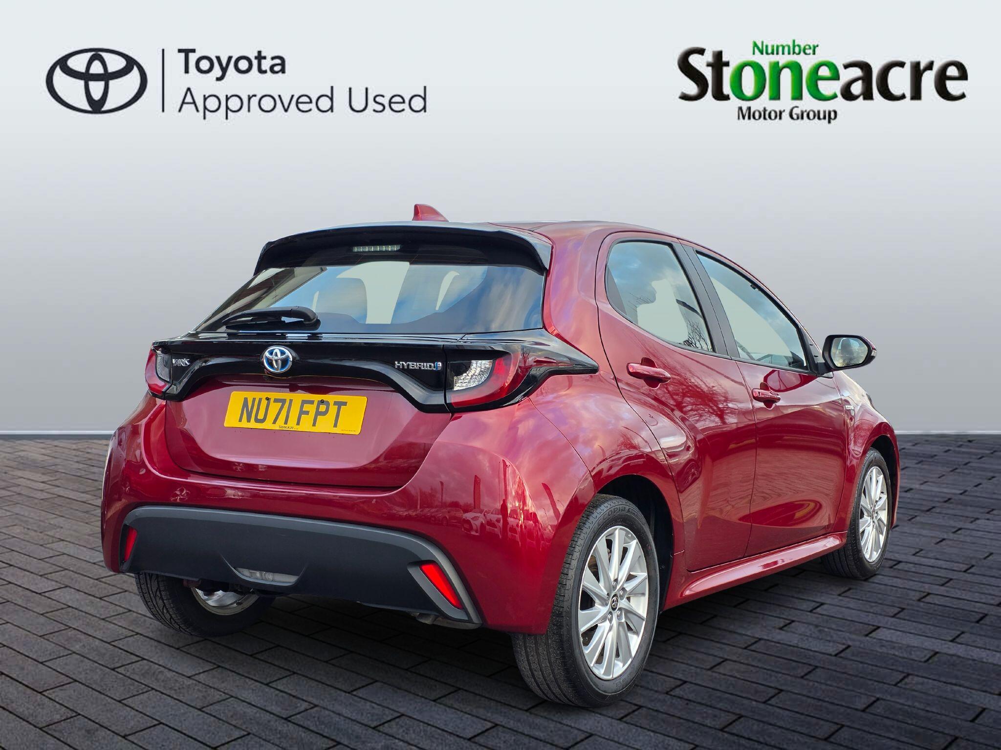 Toyota Yaris 1.5 Hybrid Icon 5dr CVT NU71FPT Image 2