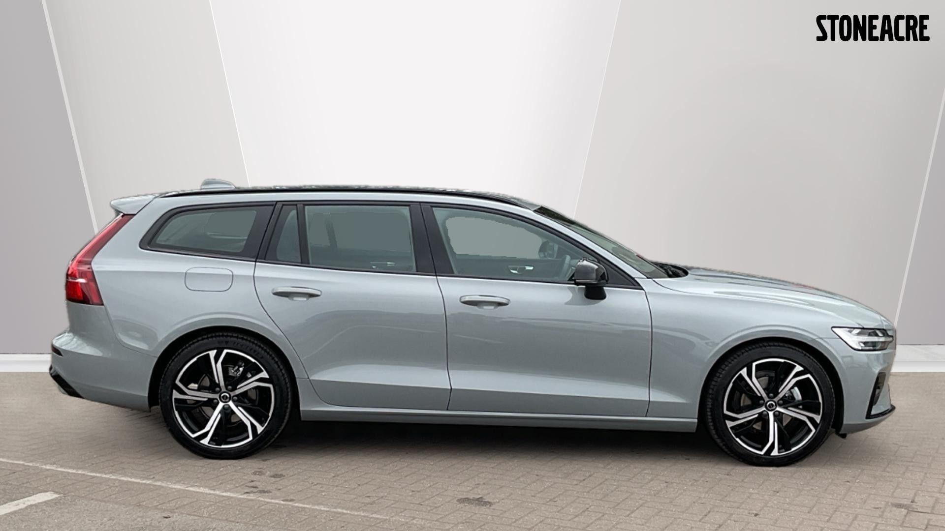 Volvo V60 2.0 B4 MHEV Plus DCT Auto Euro 6 (s/s) 5dr YG25EUC Image 2