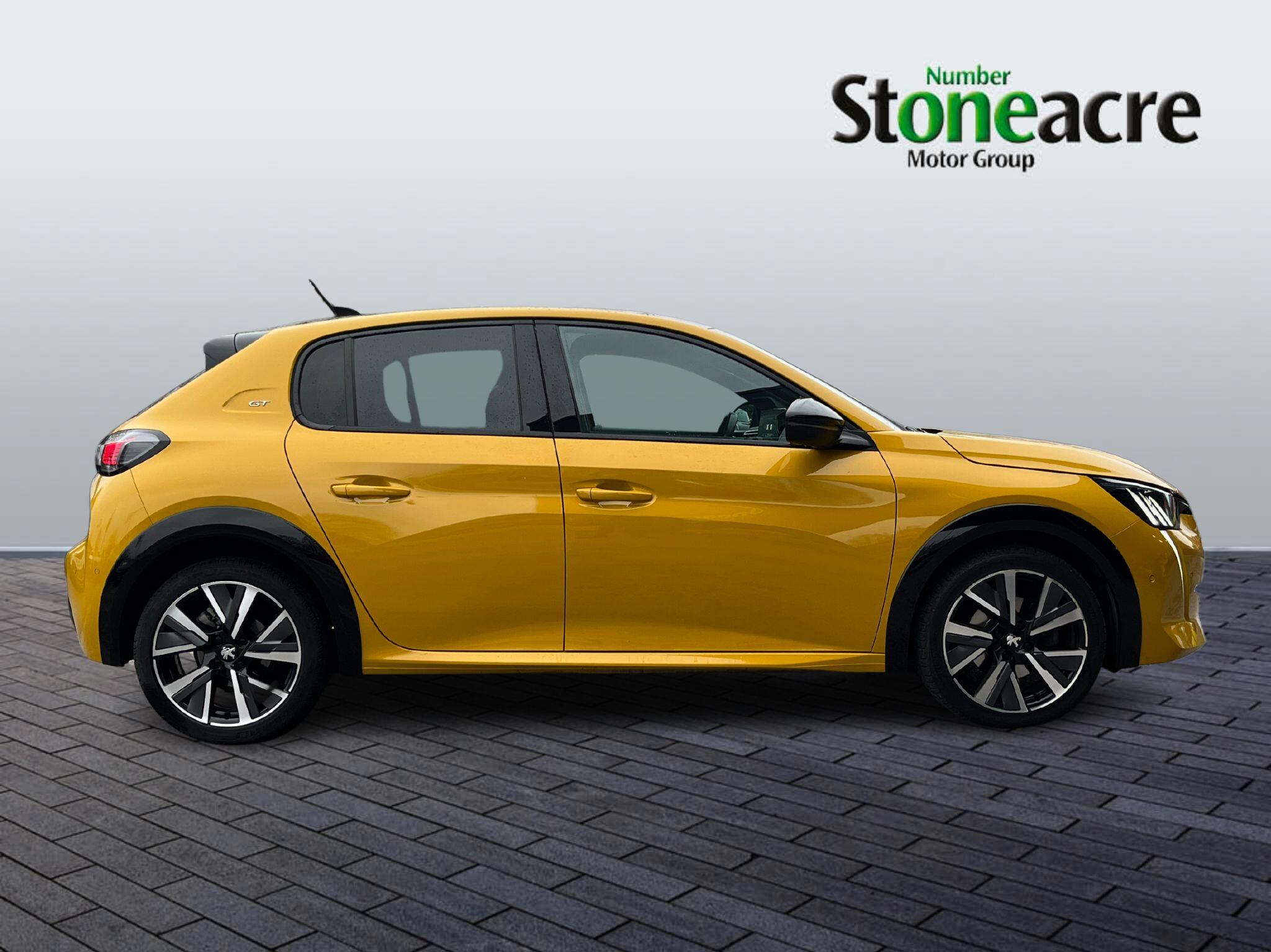 Peugeot 208 1.2 PureTech GT EAT Euro 6 (s/s) 5dr YC22OMG Image 2