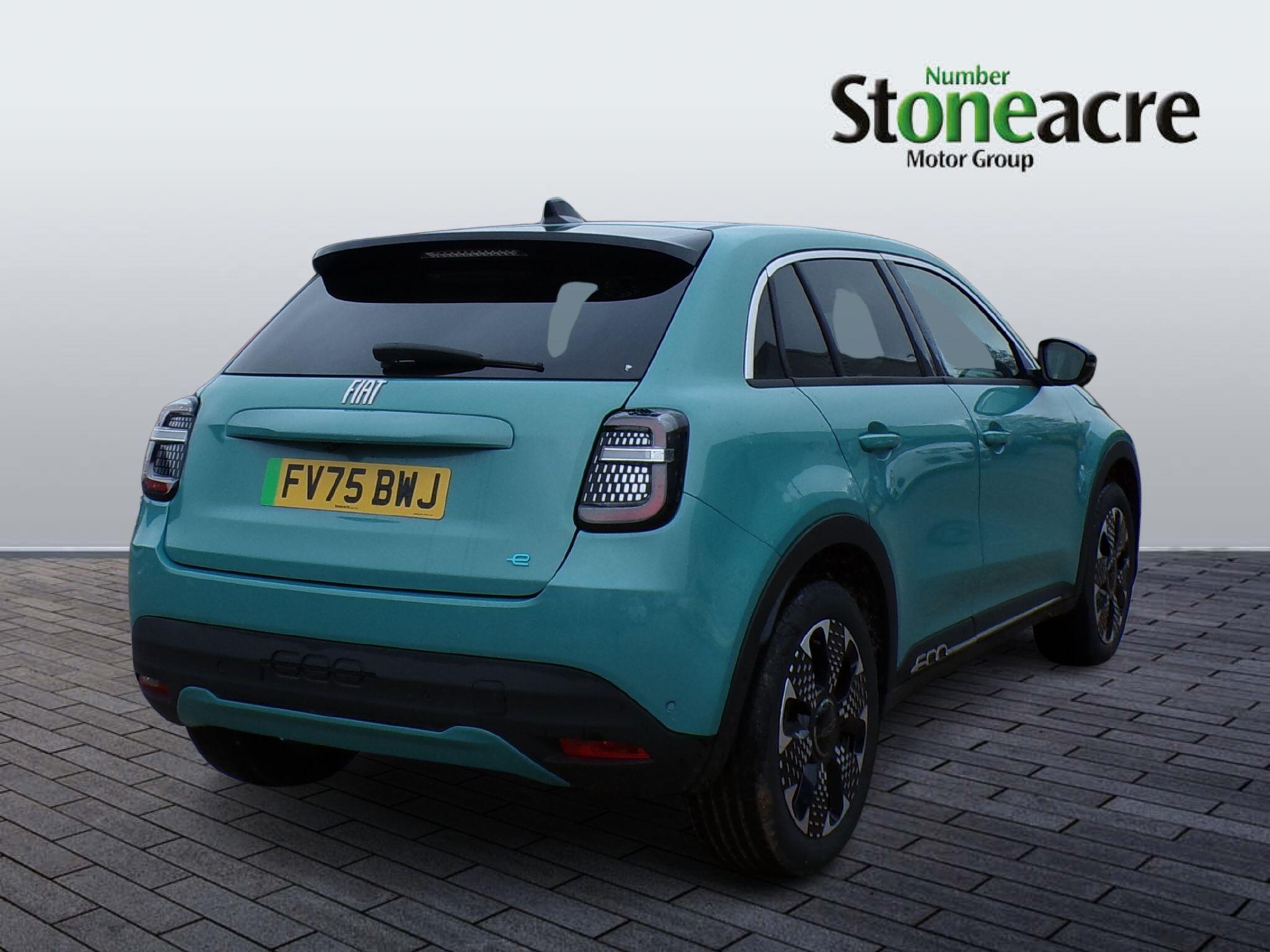 Fiat 600e New Fiat 600e La Prima 54kwh 154hp FV75BWJ Image 3