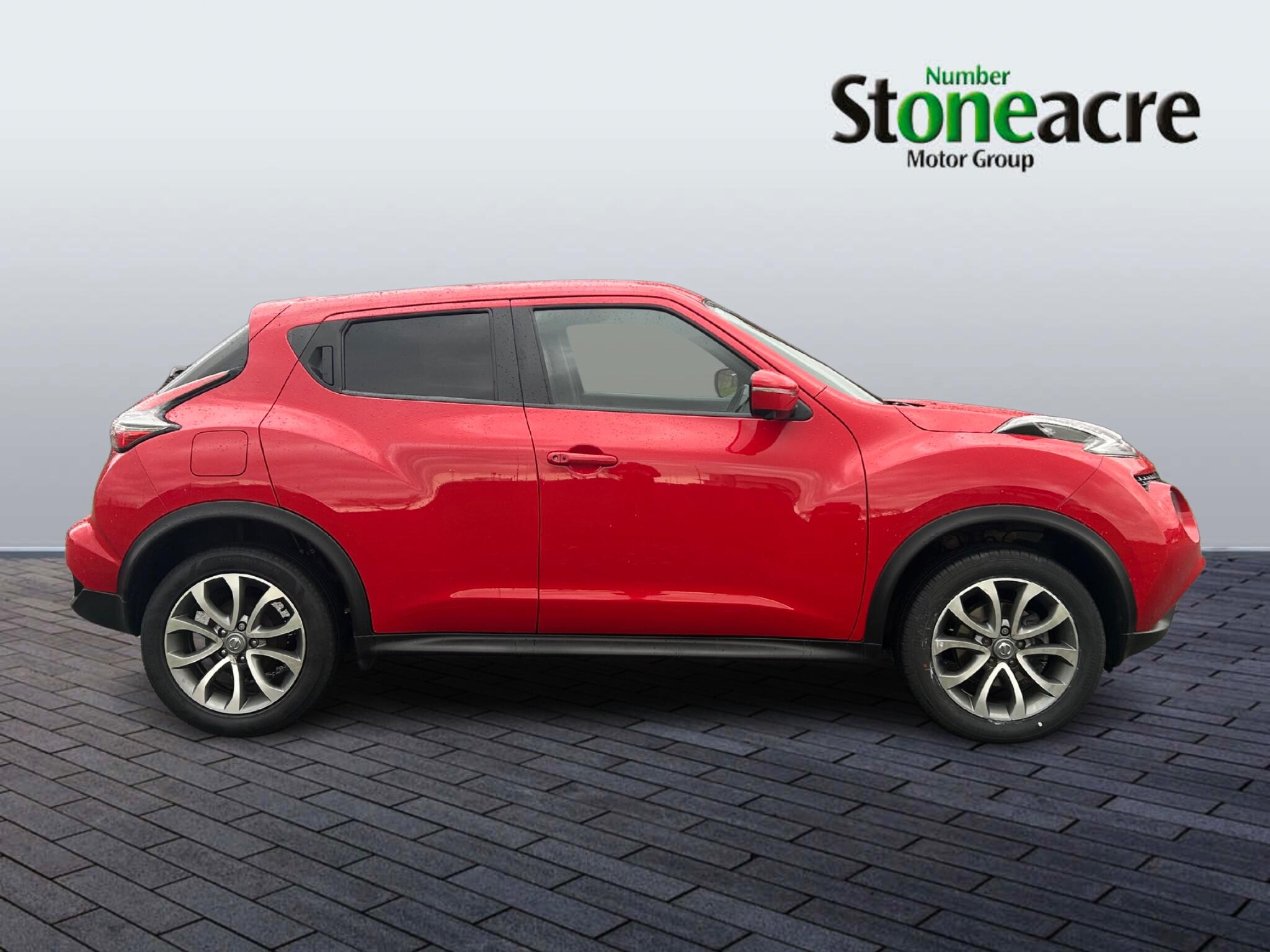 Nissan Juke 1.6 Tekna SUV 5dr Petrol XTRON Euro 6 (117 ps) FV17SKN Image 2