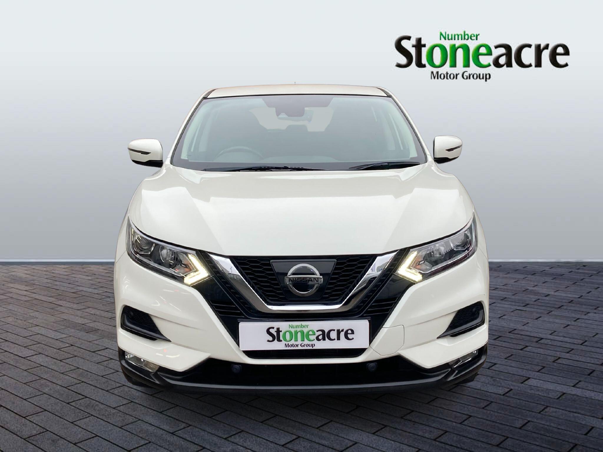 Nissan Qashqai 1.2 DIG-T Acenta Euro 6 (s/s) 5dr ASZ9884 Image 2