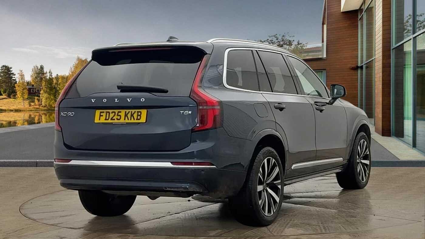 Volvo XC90 2.0 T8 18.8kWh Core Auto 4WD Euro 6 (s/s) 5dr FD25KKB Image 3