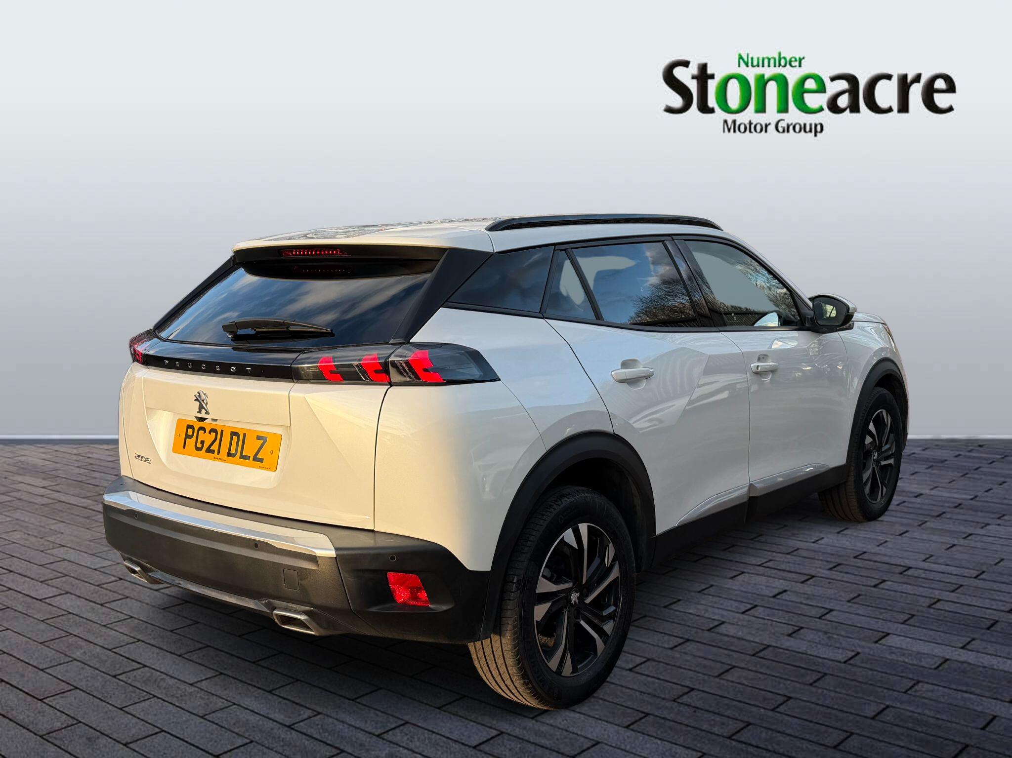 Peugeot 2008 1.2 PureTech Allure Euro 6 (s/s) 5dr PG21DLZ Image 3