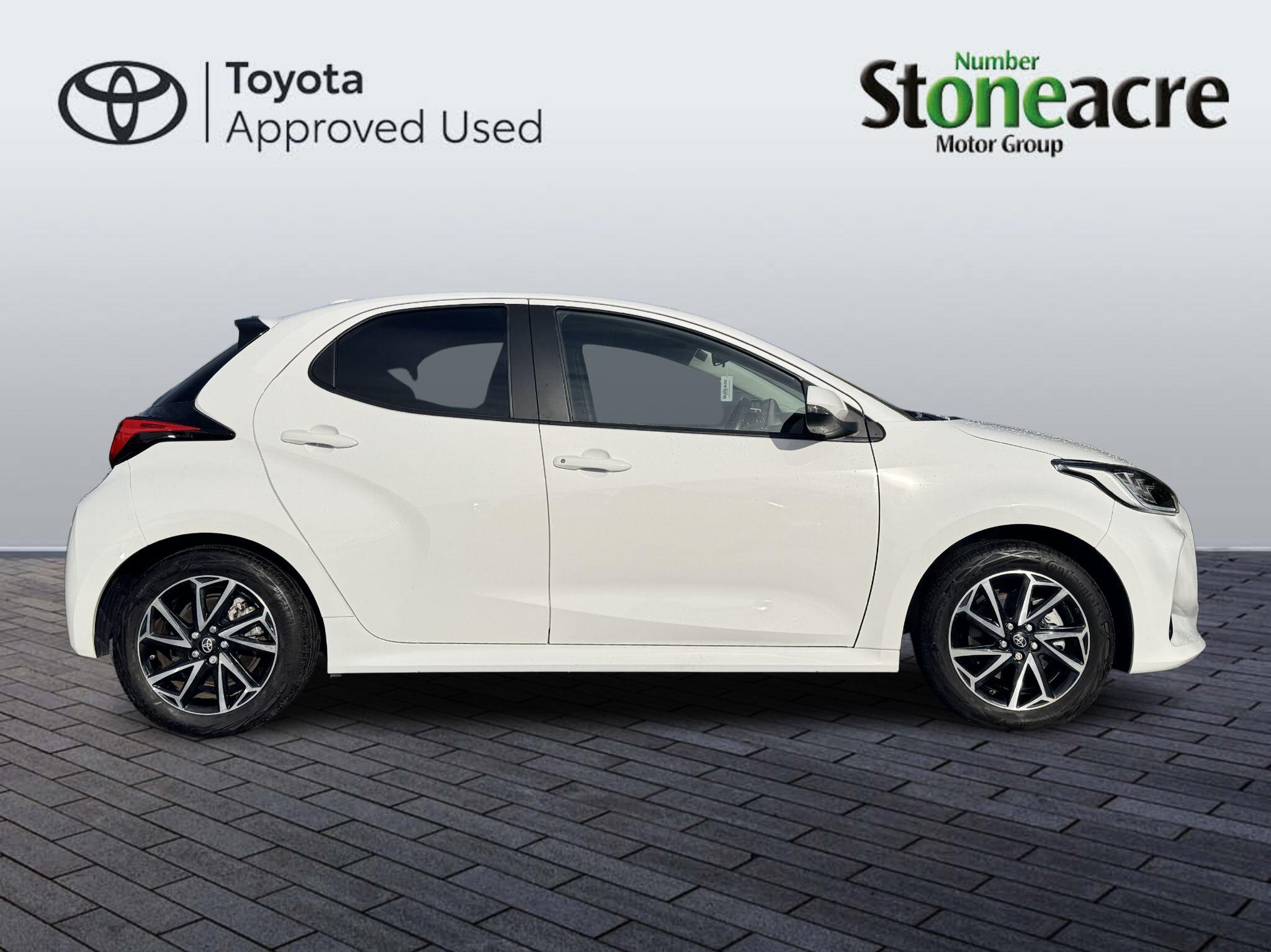 Toyota Yaris 1.5 Hybrid Design 5dr CVT NV23AZP Image 2