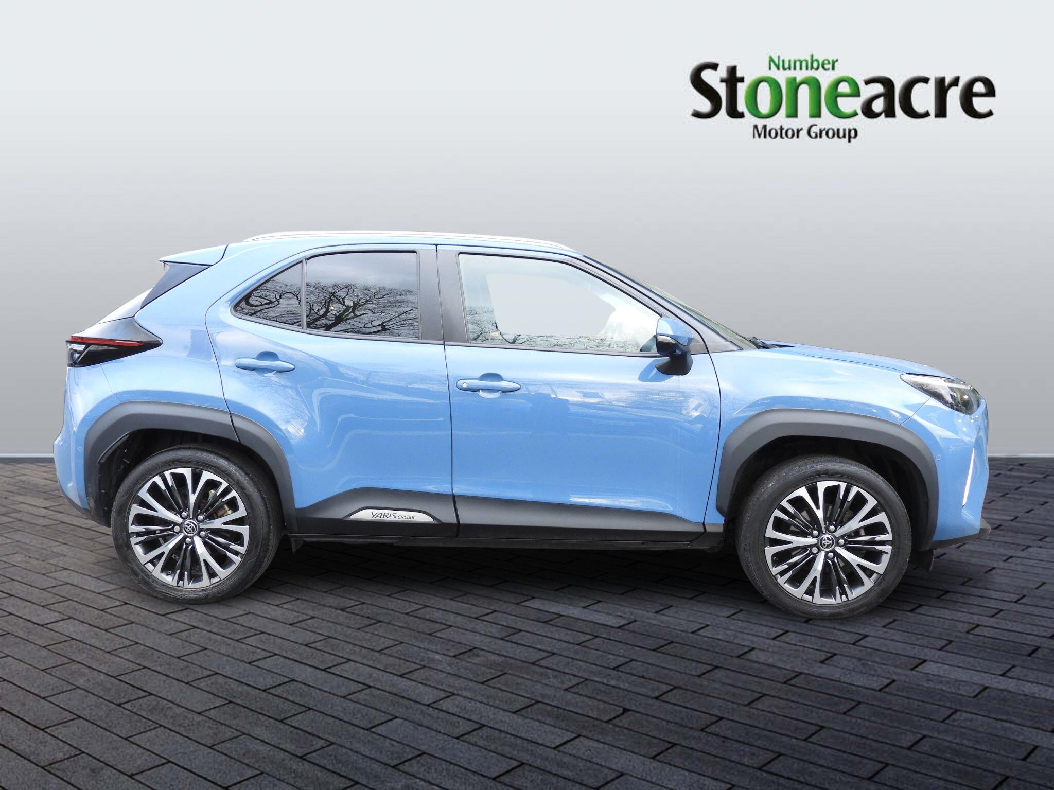 Toyota Yaris Cross 1.5 VVT-h Excel E-CVT Euro 6 (s/s) 5dr DU22HPV Image 2