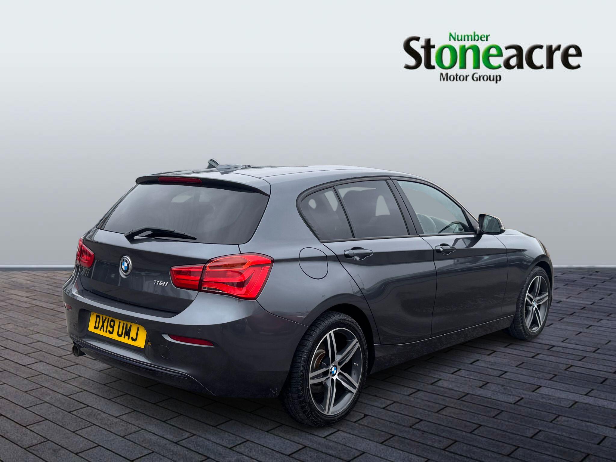 BMW 1 Series 1.5 118i Sport Euro 6 (s/s) 5dr DX19UMJ Image 3