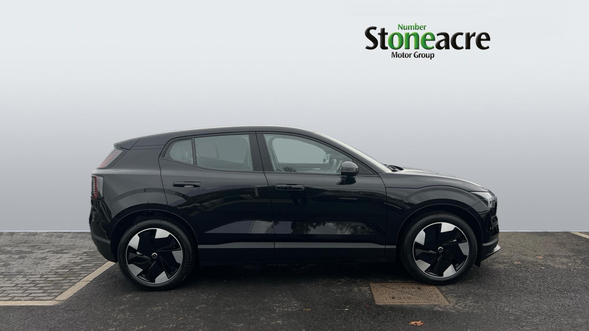 Volvo EX30 200kW SM Extended Range Plus 69kWh 5dr Auto ND75RVF Image 3