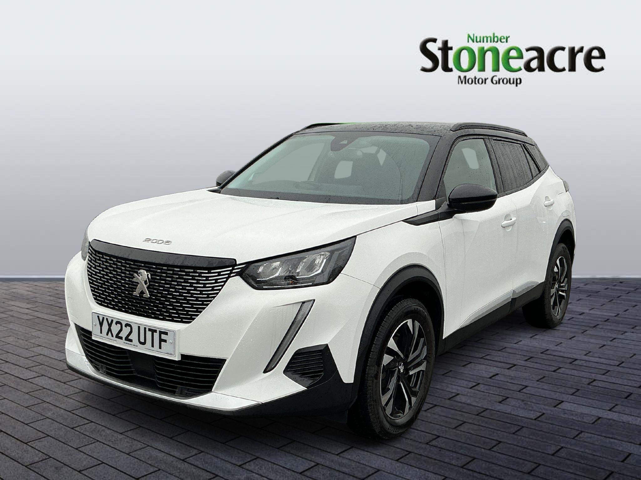 Peugeot 2008 1.2 PureTech Allure Premium 5dr YX22UTF Image 3