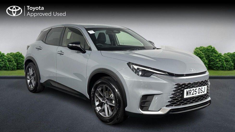 Lexus LBX 1.5 VVT-iE Premium E-CVT Euro 6 (s/s) 5dr WR25OSJ Image 1