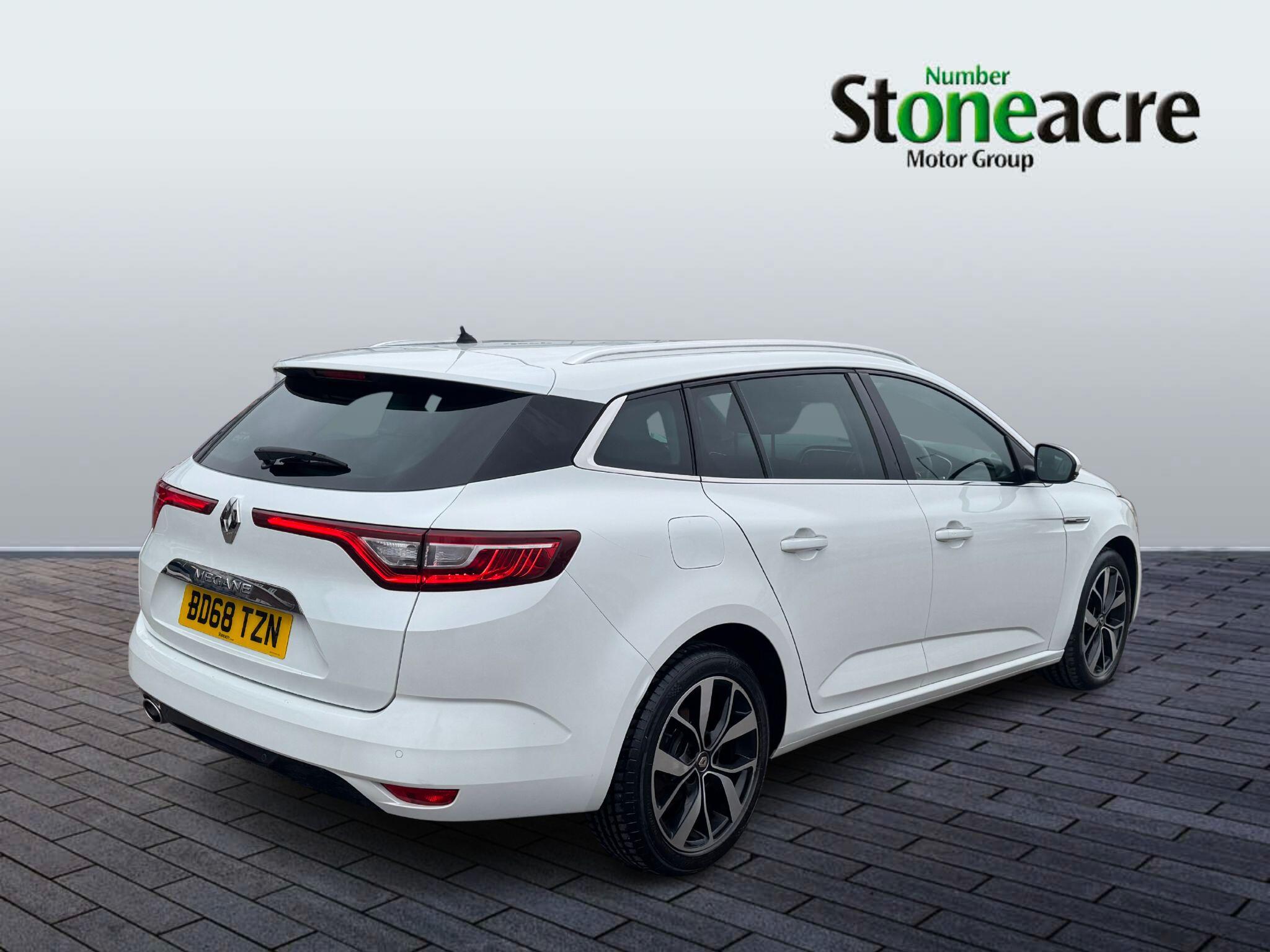 Renault Megane 1.5 Blue dCi Iconic Sport Tourer Euro 6 (s/s) 5dr BD68TZN Image 3