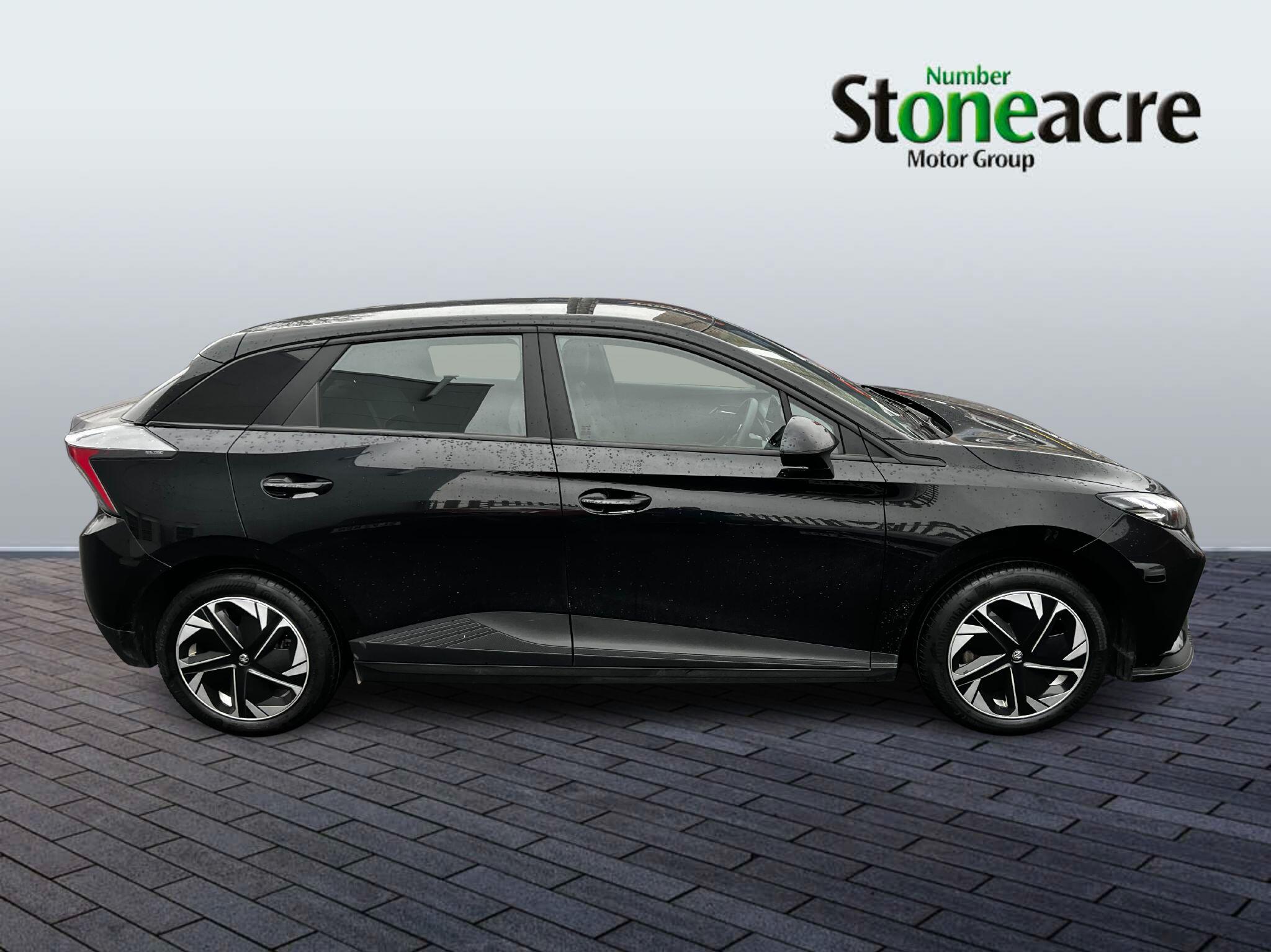 MG 4 EV 150kW SE EV Long Range 64kWh 5dr Auto CK73WTF Image 2