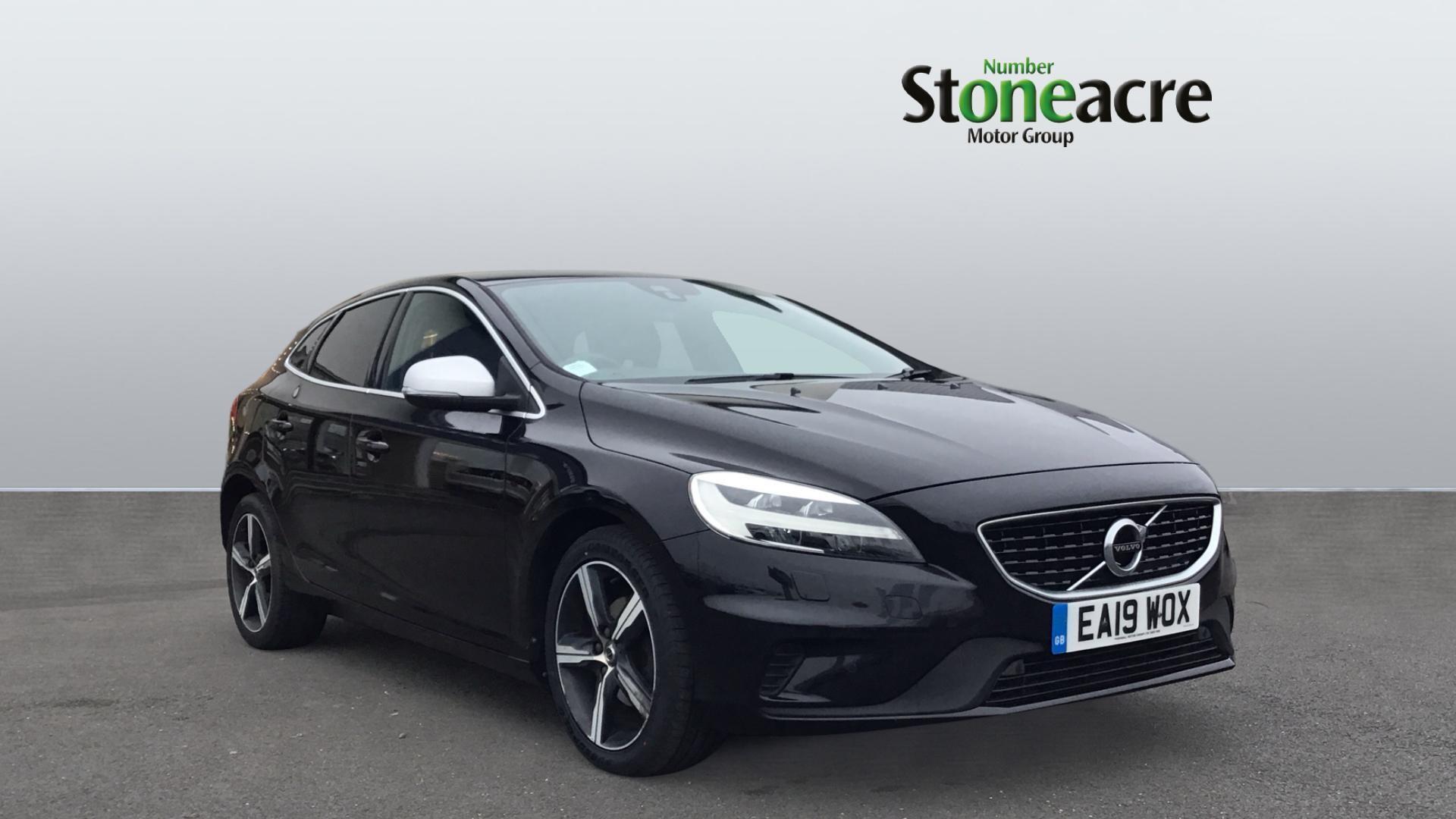 Volvo V40 2.0 D2 R-Design Edition Euro 6 (s/s) 5dr EA19WOX Image 1