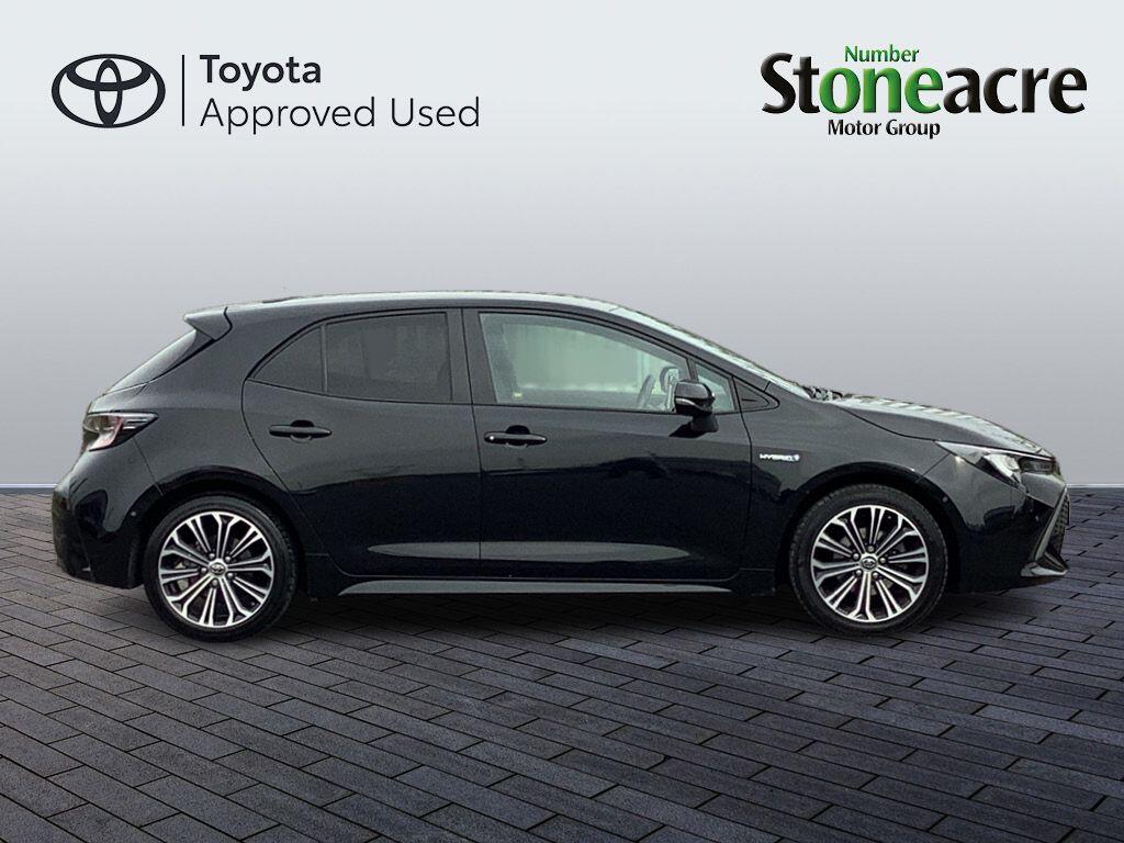 Toyota Corolla Hatchback 1.8 VVT-h Design CVT Euro 6 (s/s) 5dr NJ69JYT Image 2