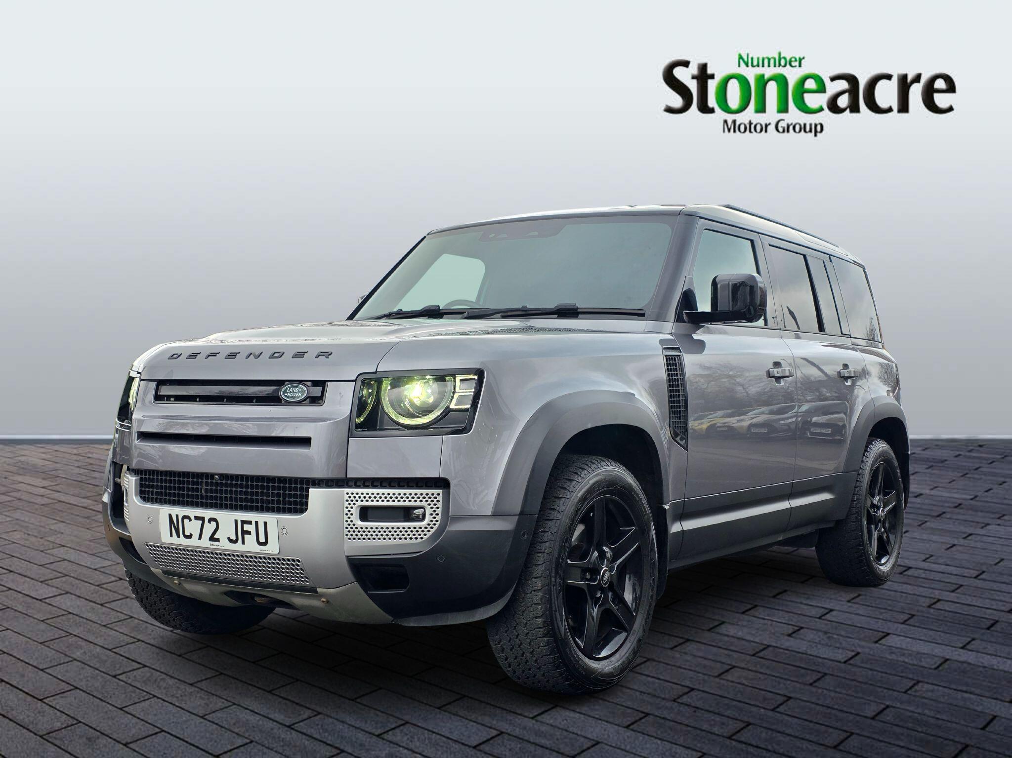 Land Rover Defender 110 3.0 D250 MHEV SE Hard Top SUV Auto 4WD MWB Euro 6 (s/s) 5dr NC72JFU Image 3