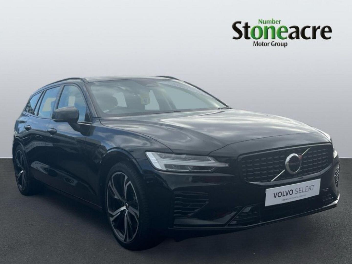 Volvo V60 2.0h T6 Recharge 18.8kWh Plus Dark Auto AWD Euro 6 (s/s) 5dr DK72MVM Image 1