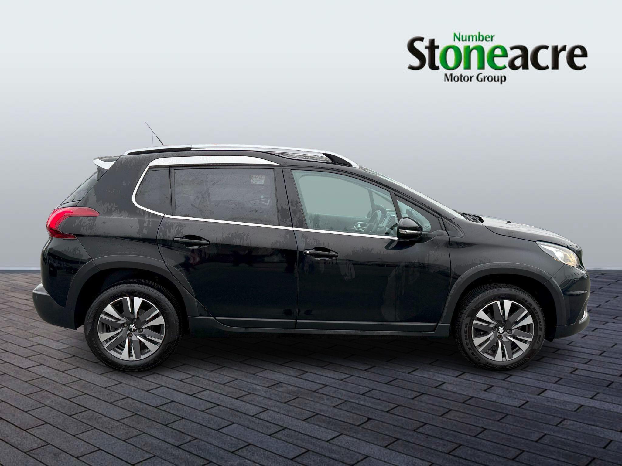 Peugeot 2008 1.2 PureTech Allure Premium 5dr [Start Stop] MA68EHW Image 2