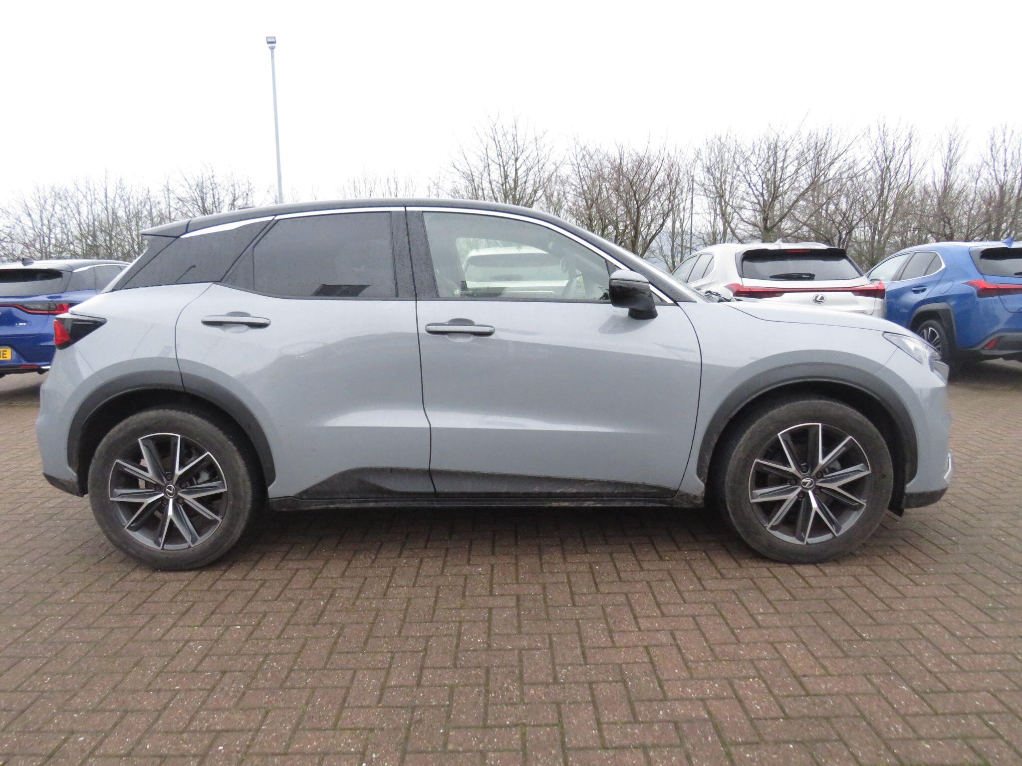 Lexus LBX 1.5 VVT-iE Premium Plus Design E-CVT Euro 6 (s/s) 5dr NV24JNU Image 2