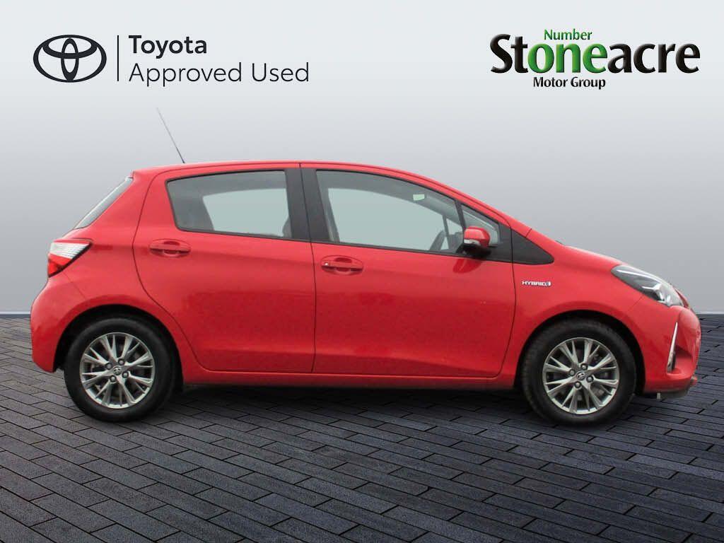 Toyota Yaris 1.5 Hybrid Icon 5dr CVT LM68YSE Image 2