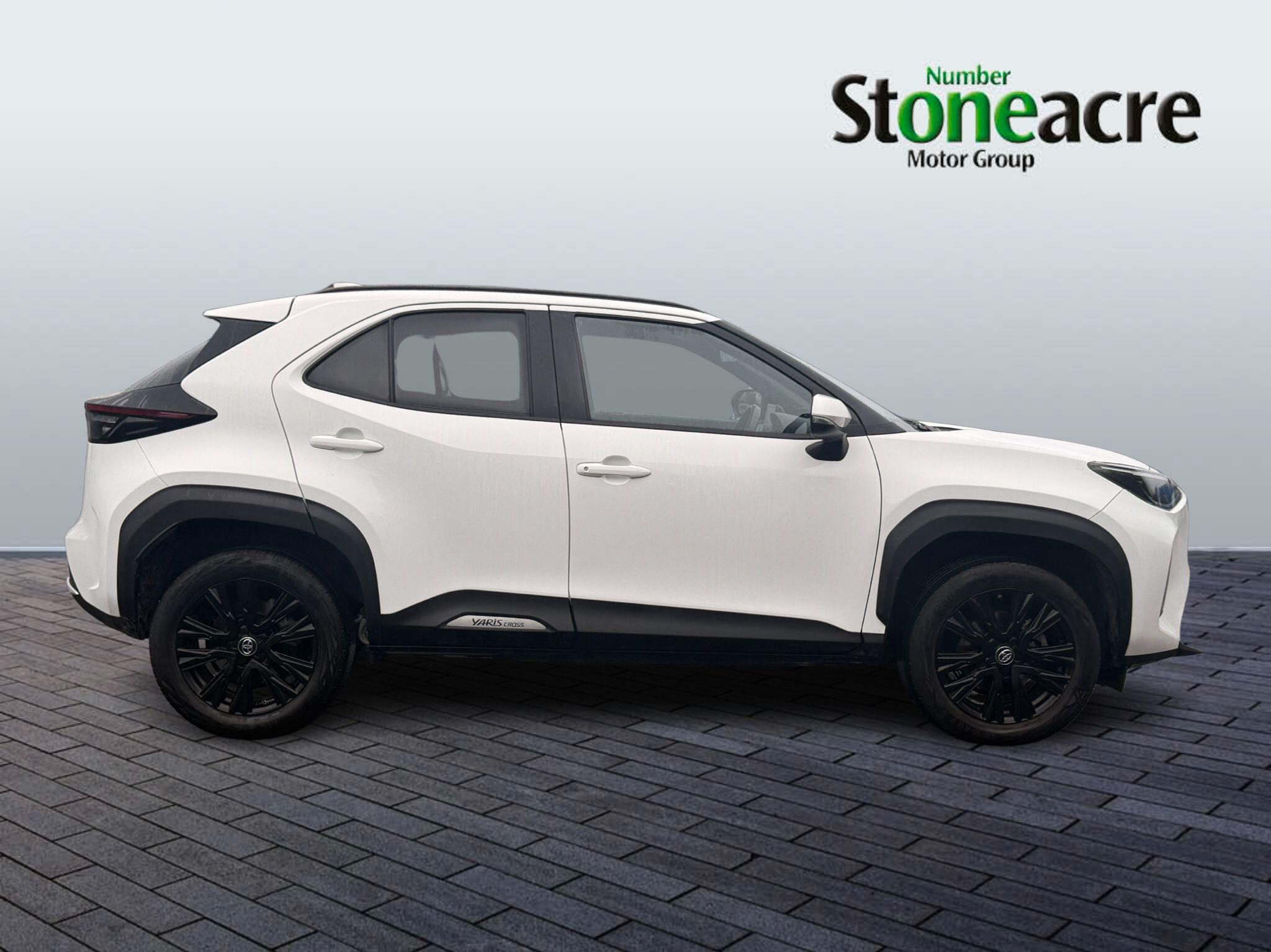 Toyota Yaris Cross 1.5 Hybrid Design 5dr CVT YM73AZR Image 3