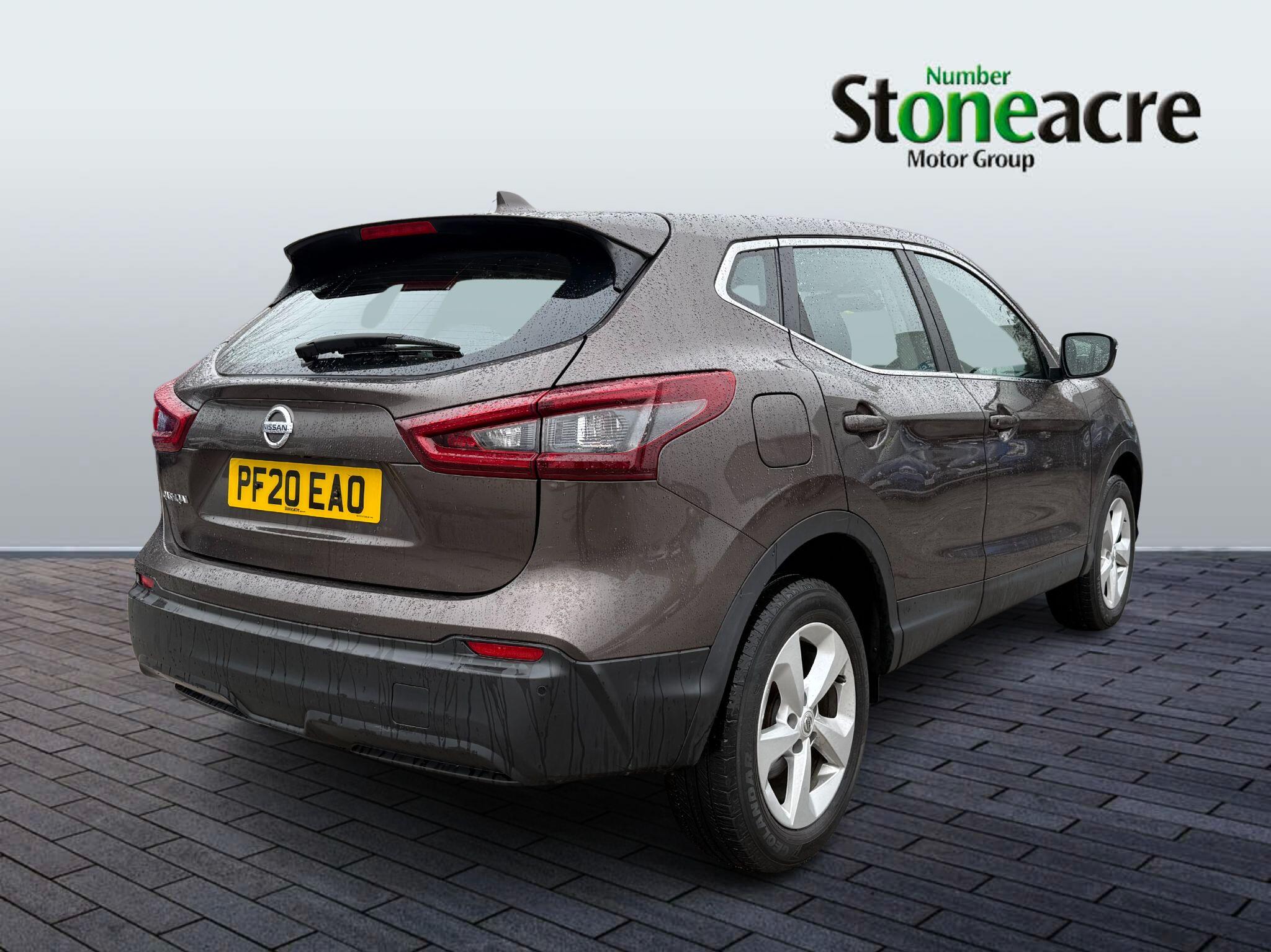 Nissan Qashqai 1.3 DiG-T 160 Acenta Premium 5dr PF20EAO Image 3