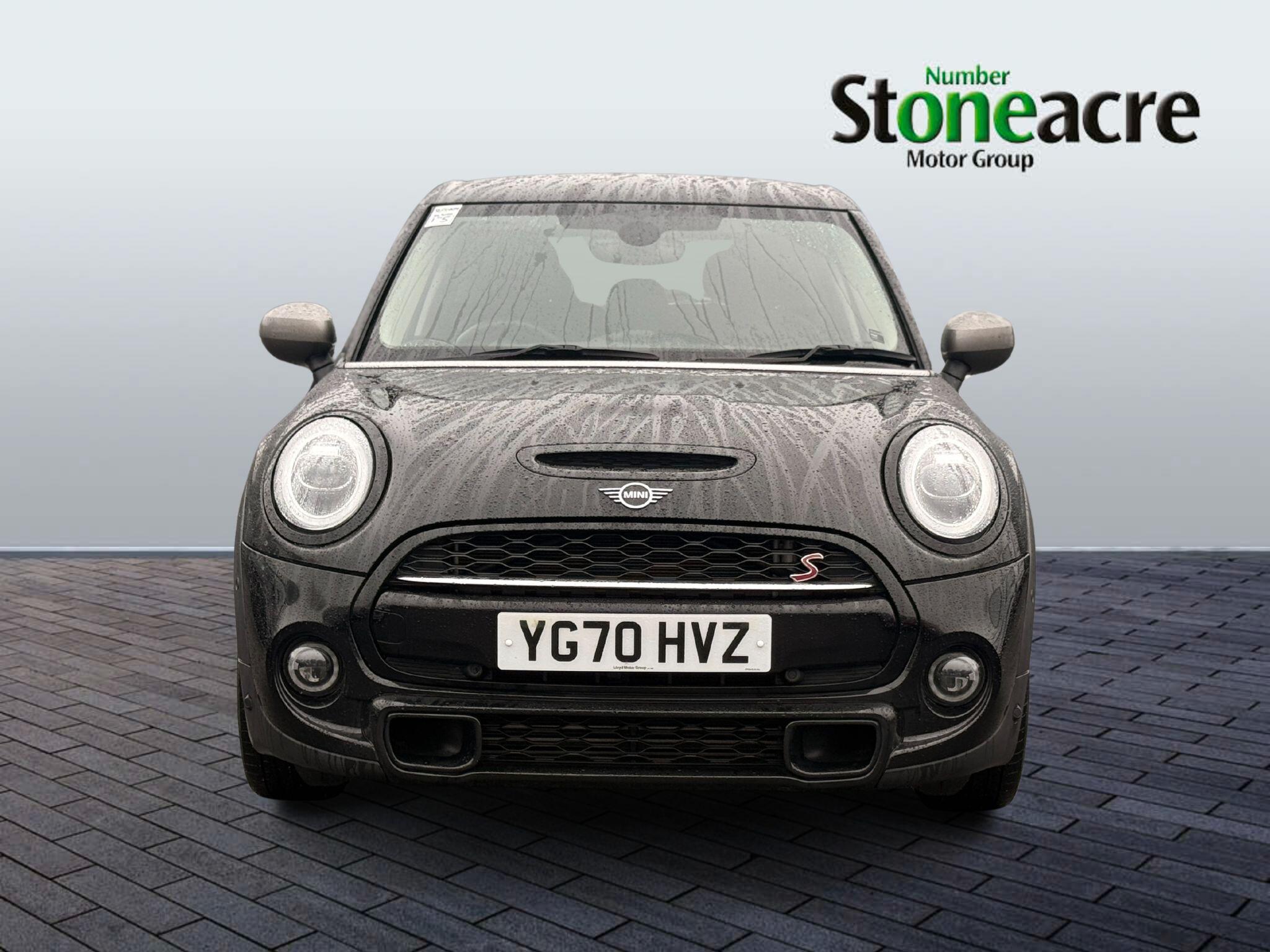 MINI Hatch 2.0 Cooper S Exclusive Steptronic Euro 6 (s/s) 5dr YG70HVZ Image 2