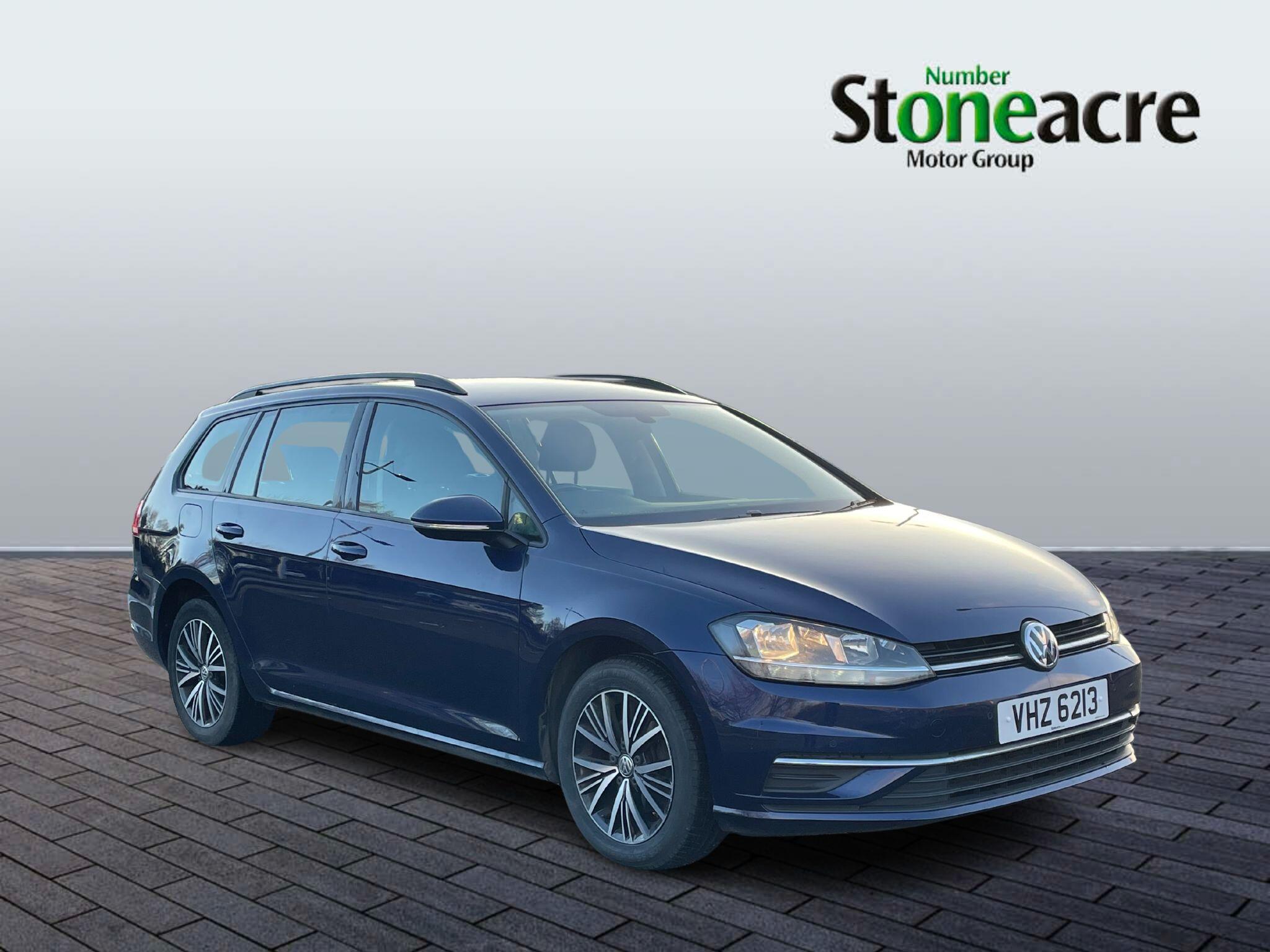Volkswagen Golf 2.0 TDI SE Nav Euro 6 (s/s) 5dr VHZ6213 Image 1