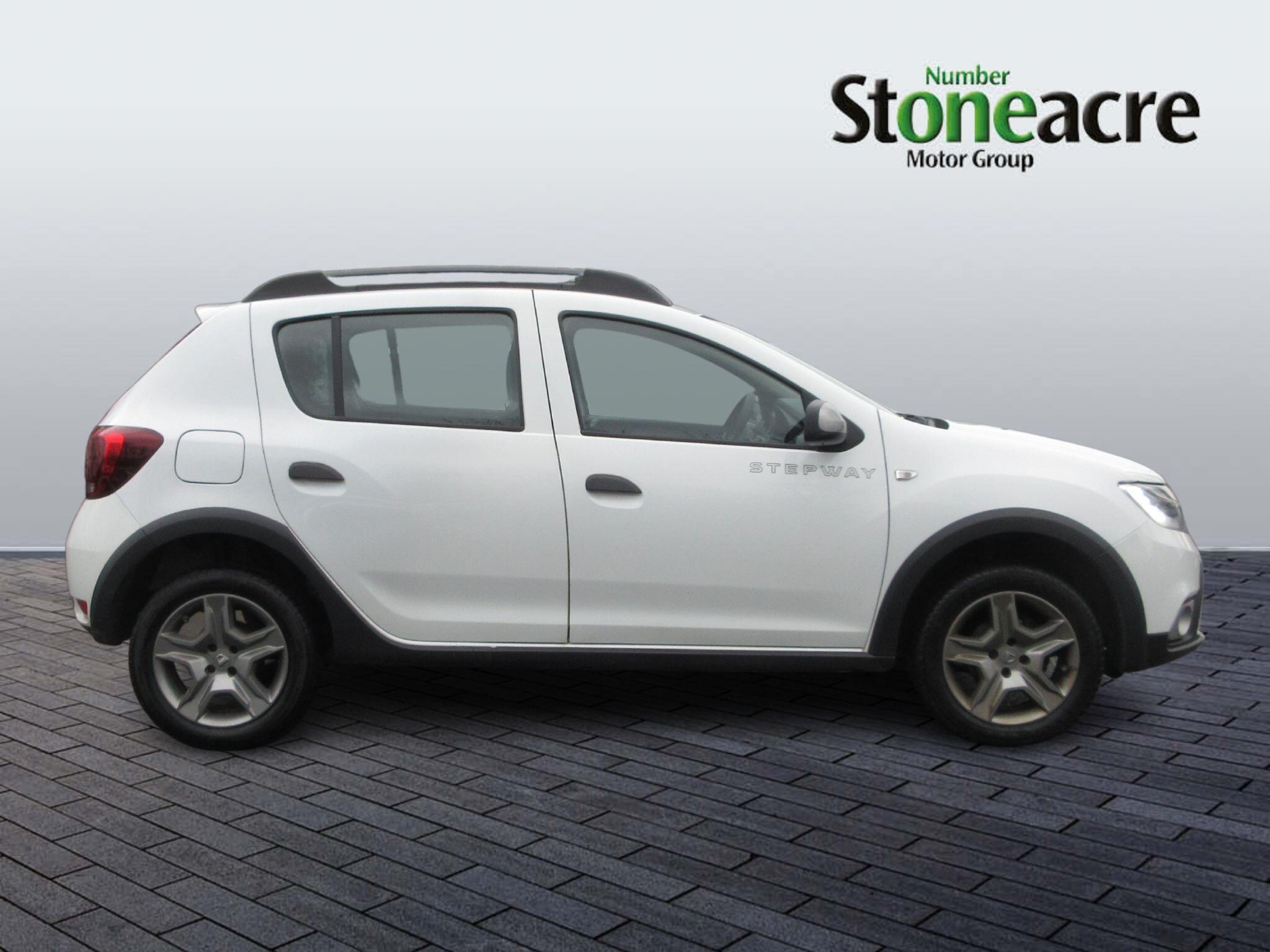 Dacia Sandero Stepway 0.9 TCe Essential 5dr PN69FVG Image 2