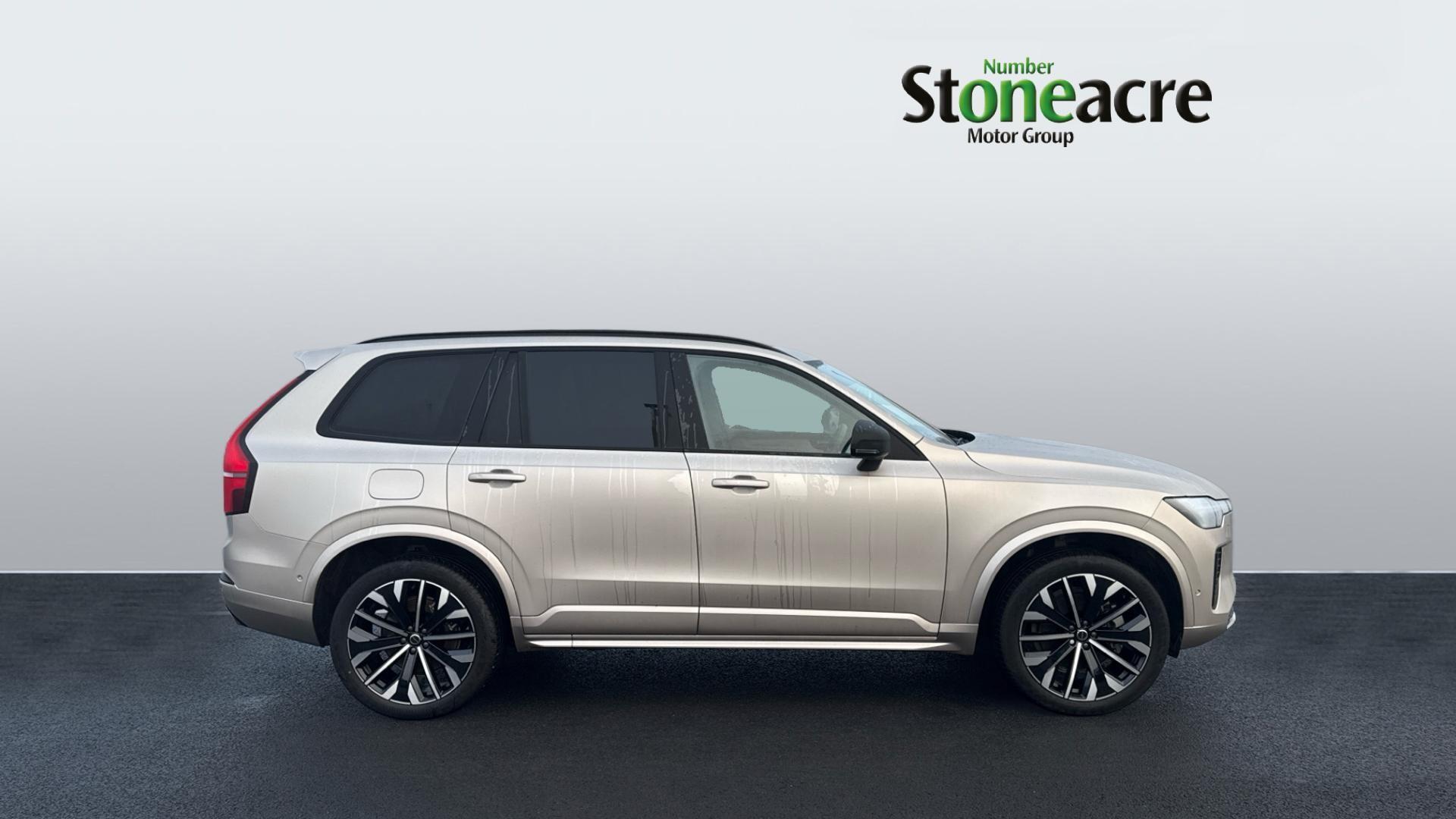 Volvo XC90 2.0 B5 MHEV Plus Auto 4WD Euro 6 (s/s) 5dr OV25UCP Image 3